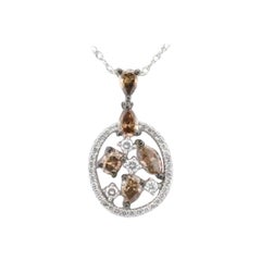 Grand Sample Sale-Anhnger mit Vanilla-Diamanten in 14k Vanilla-Gold gefasst