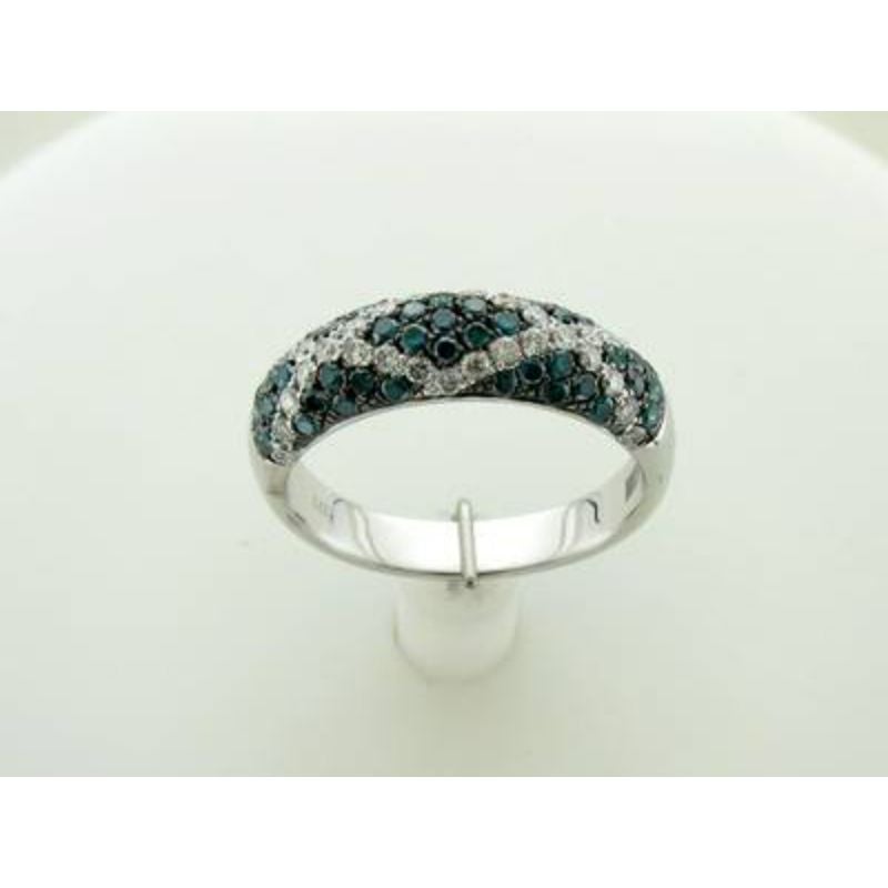 Grand Sample Sale Ring Featuring Blueberry Diamonds, Vanilla Diamonds Set For Sale