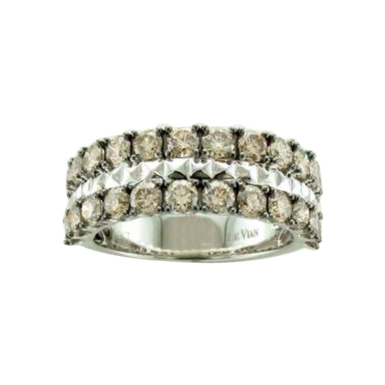 Bague de vente Grand Échantillon avec diamants chocolat sertis en or Vanilla 14 carats en vente