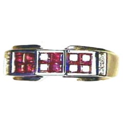 Grand Sample Sale Ring Featuring Passion Ruby Set in 18K Vanilla Gold