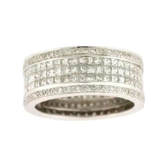 Grand Sample Sale Ring Featuring Vanilla Diamonds Set in 14k Vanilla Gold