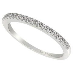 Grand Sample Sale Ring Featuring Vanilla Diamonds Set in 14K Vanilla Gold