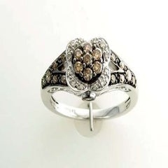 Bague de vente grand échantillon avec 1/2 cts. Chocolate et 1/20 cts. Ensemble Vanilla Diamonds