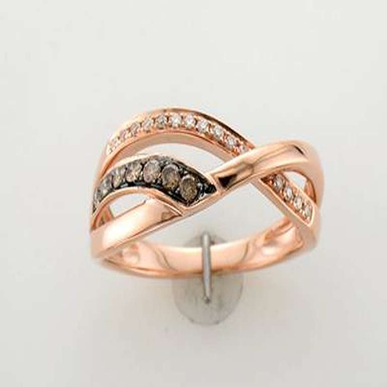 Grand Sample Sale Ring W/ 1/6cts, Chocolate and 1/15cts, Vanilla Diamonds Set For Sale