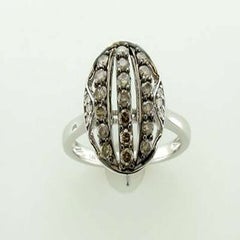 Bague de vente Grand Sample avec 5/8 cts. Chocolate et 1/20 cts. Ensemble Vanilla Diamonds