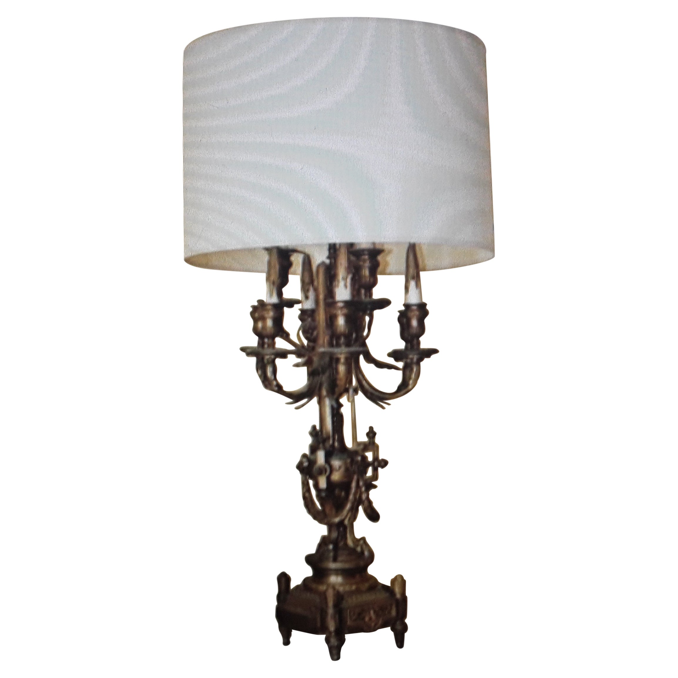 Gran Lámpara de Mesa Neoclásica Francesa de Bronce Dorado de 8 Luces c1880