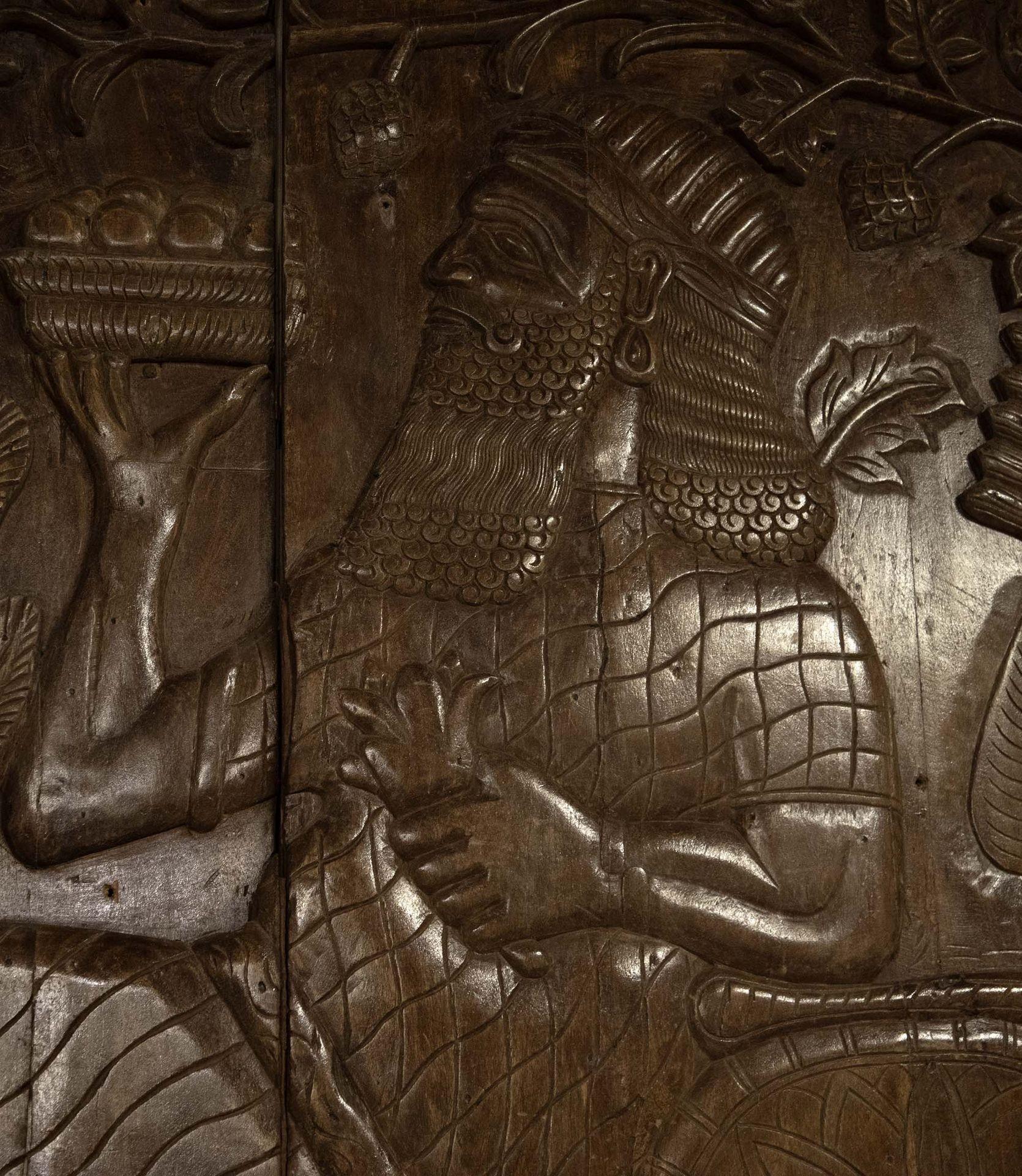 Grand Scale 20. Jahrhundert indischen geschnitzt hölzernen Fries (Anglo-indisch) im Angebot