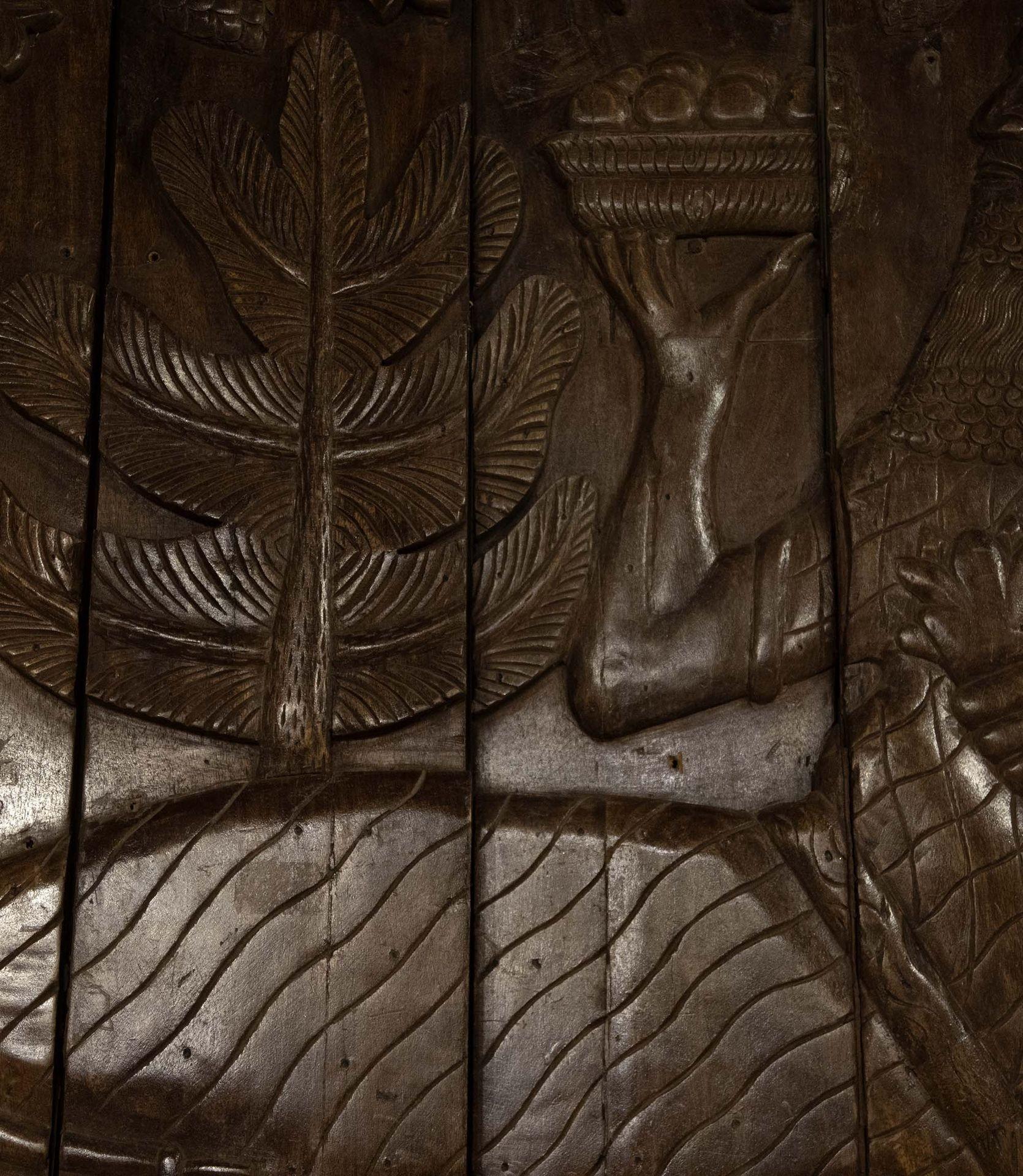 Grand Scale 20. Jahrhundert indischen geschnitzt hölzernen Fries (Indisch) im Angebot