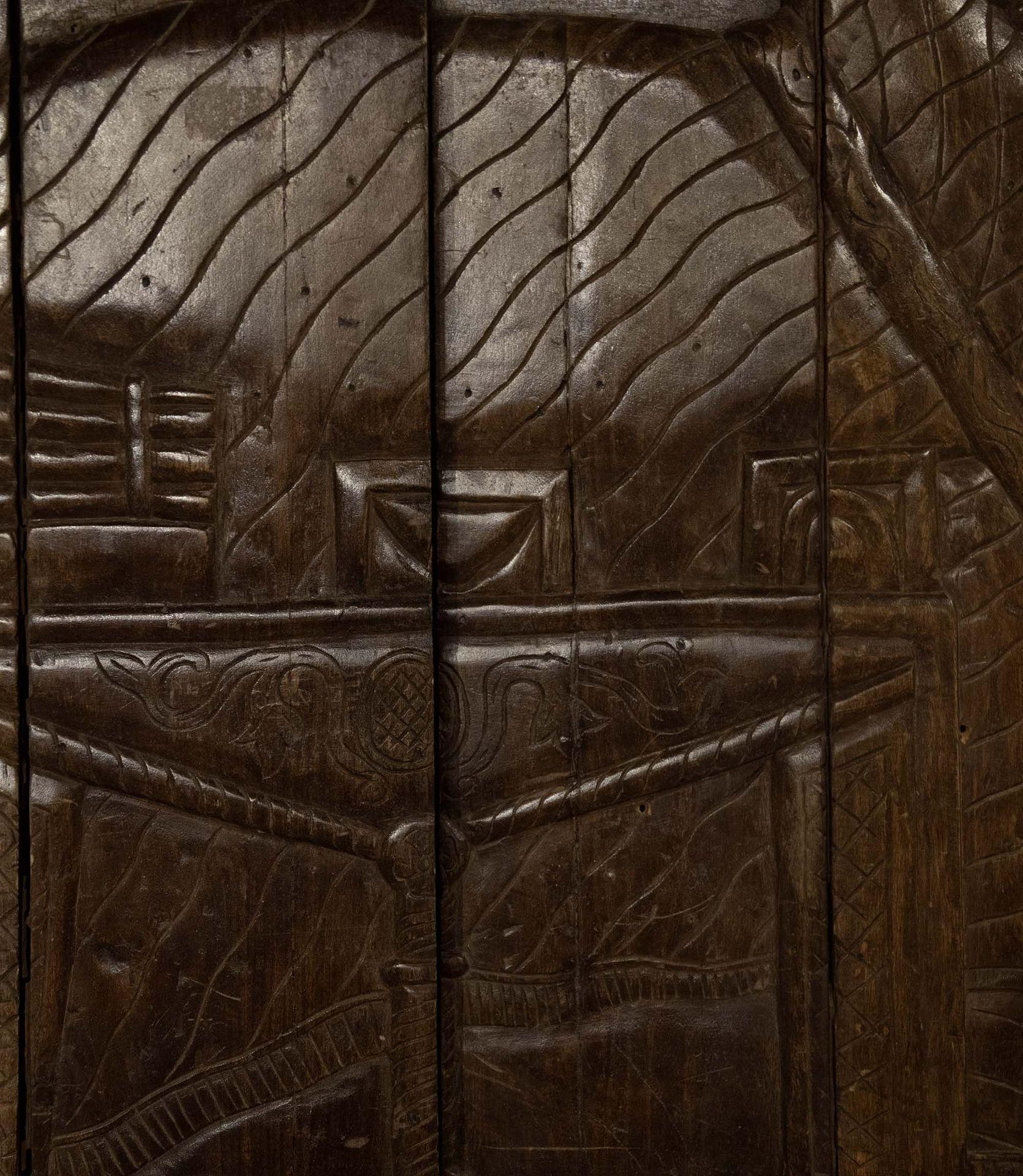 Grand Scale 20. Jahrhundert indischen geschnitzt hölzernen Fries im Zustand „Gut“ im Angebot in Gloucestershire, GB