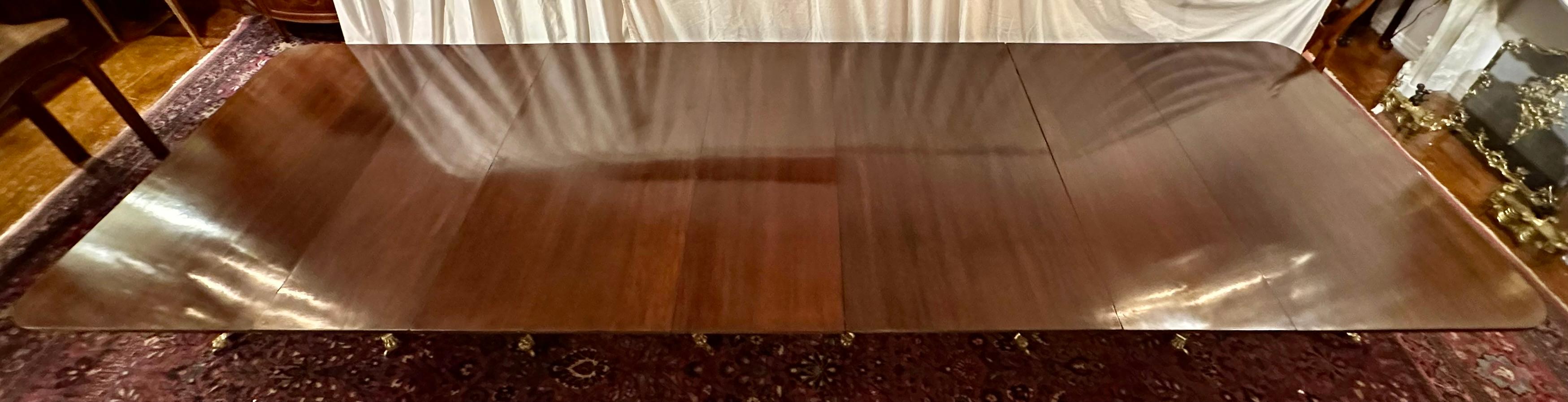 Grande table de salle à manger ancienne à quatre piédestaux en acajou, vers les années 1890 Bon état - En vente à New Orleans, LA