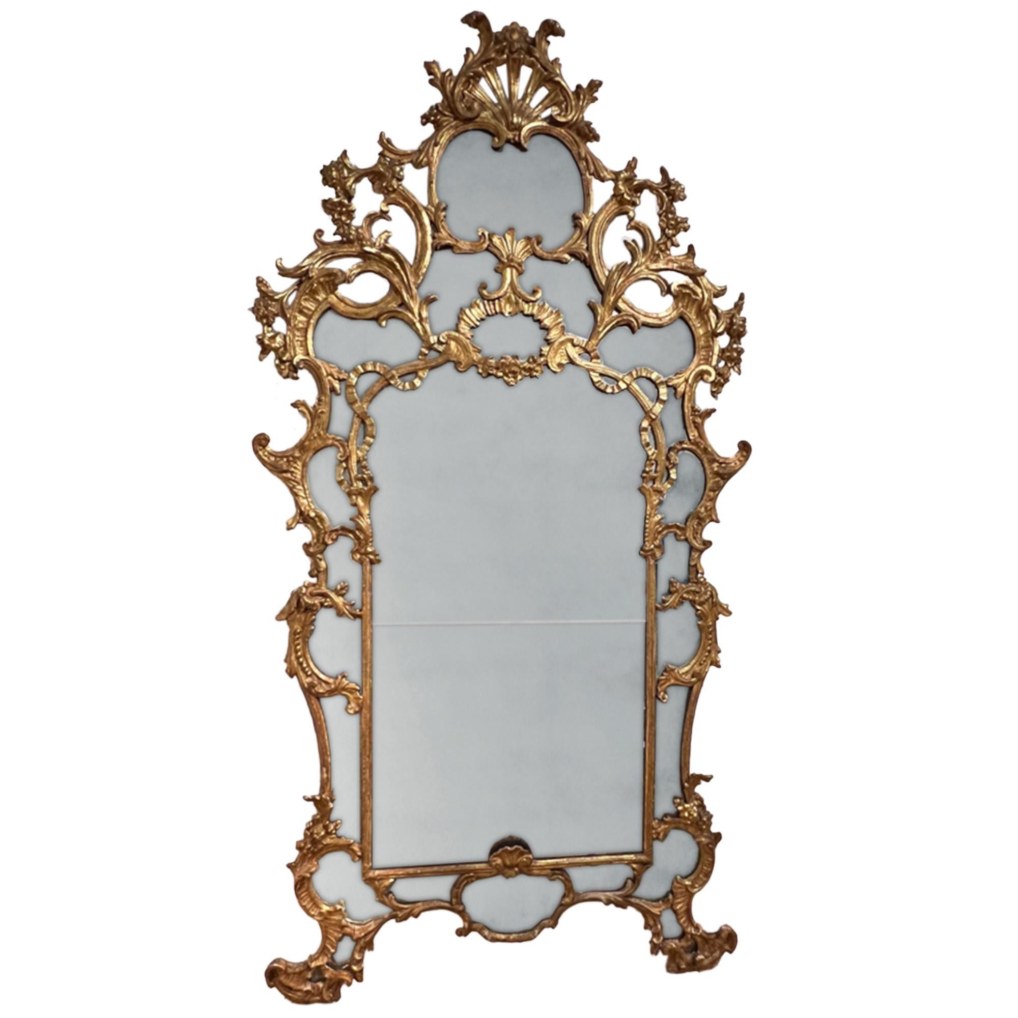 Grand miroir en bois sculpté italien du milieu du XVIIIe siècle