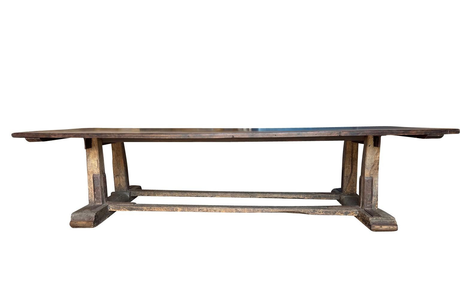 Grand Scale French Farm Table In Good Condition For Sale In Round Top, TX