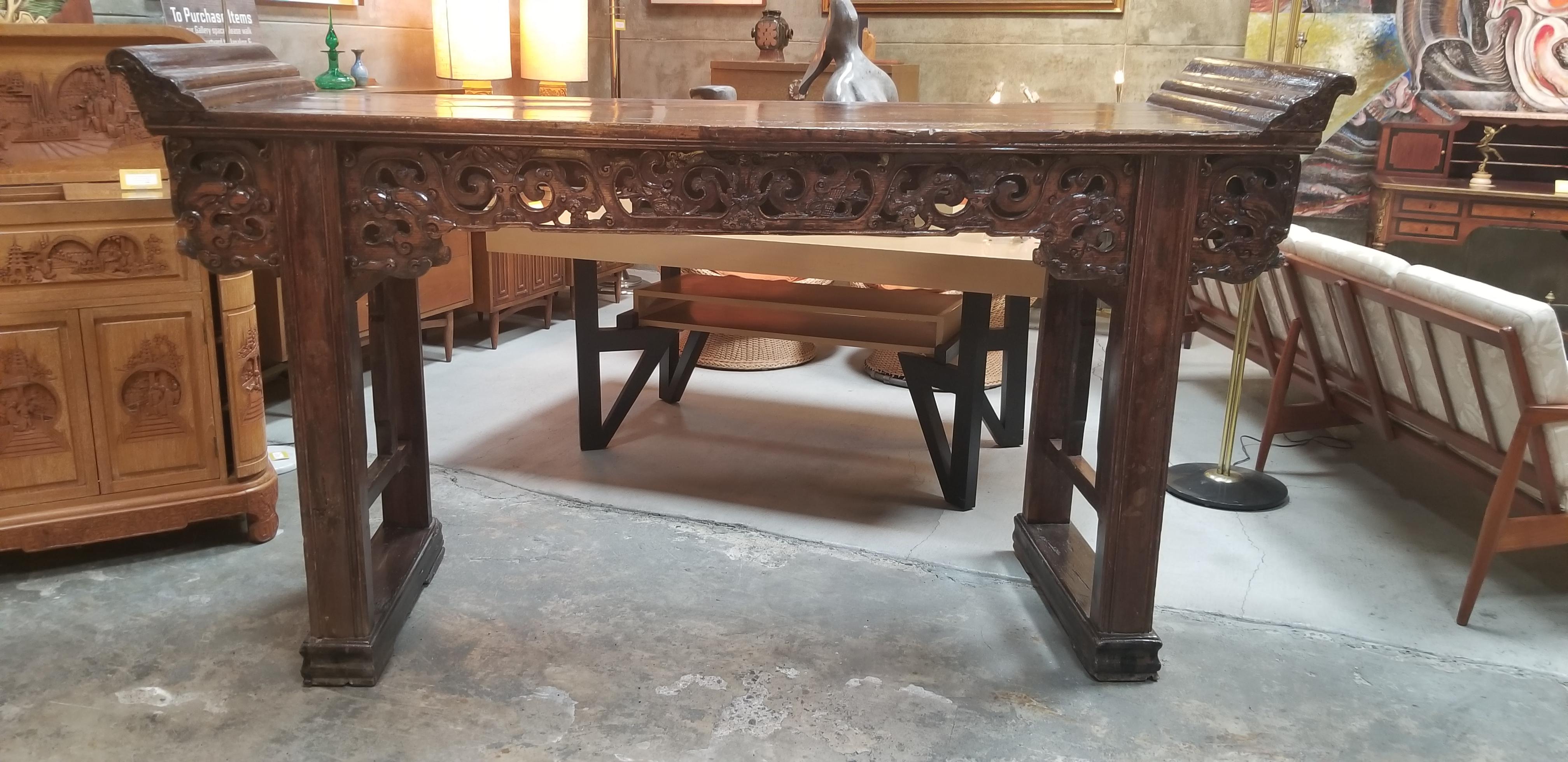 Grand-Scale Qing Dynasty Alter Table In Distressed Condition For Sale In Fulton, CA