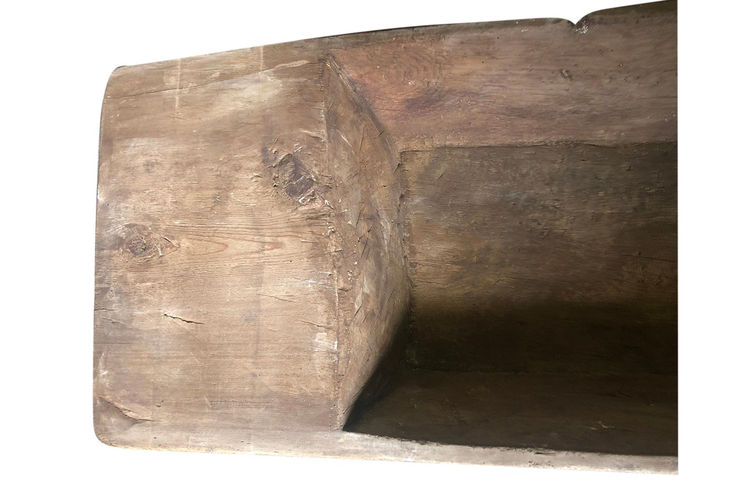 Große spanische Teigschüssel des 18. Jahrhunderts:: Trog im Zustand „Gut“ im Angebot in Atlanta, GA