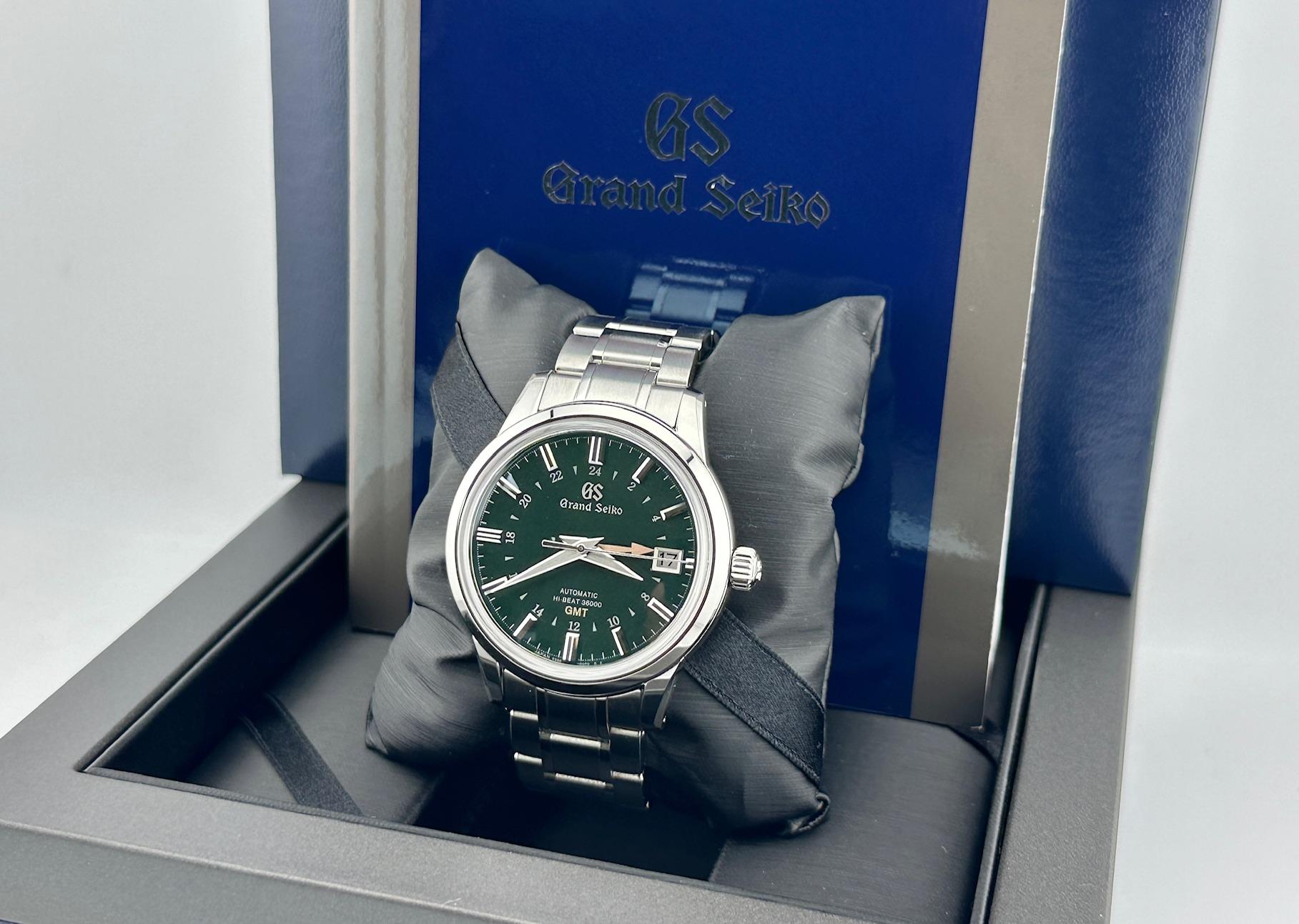 Style Number: SBGJ251



Year: 2021 - Now

 

Model: Grand Seiko Elegance Collection

 

Case Material: Stainless Steel

 

Band: Stainless Steel

  

Bezel: Stainless Steel

  

Dial: Green

 

Crystal: Sapphire Crystal

 

Case Size: 39.5mm

