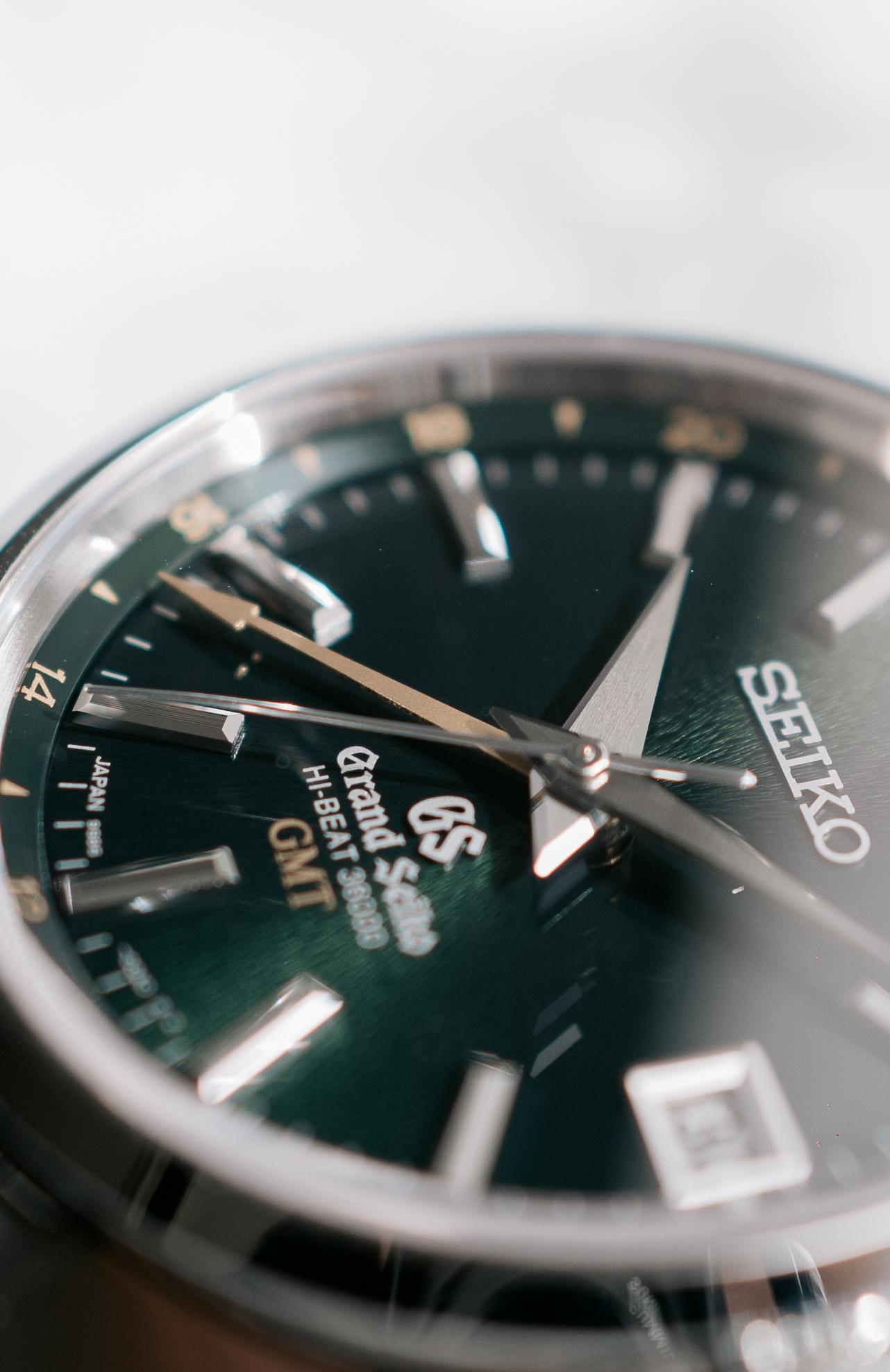 Grand Seiko SBGJ005 Hi-Beat GMT Sunburst Quadrante Verde GPHG Vincitore 'OG Peacock' 201 in vendita 10