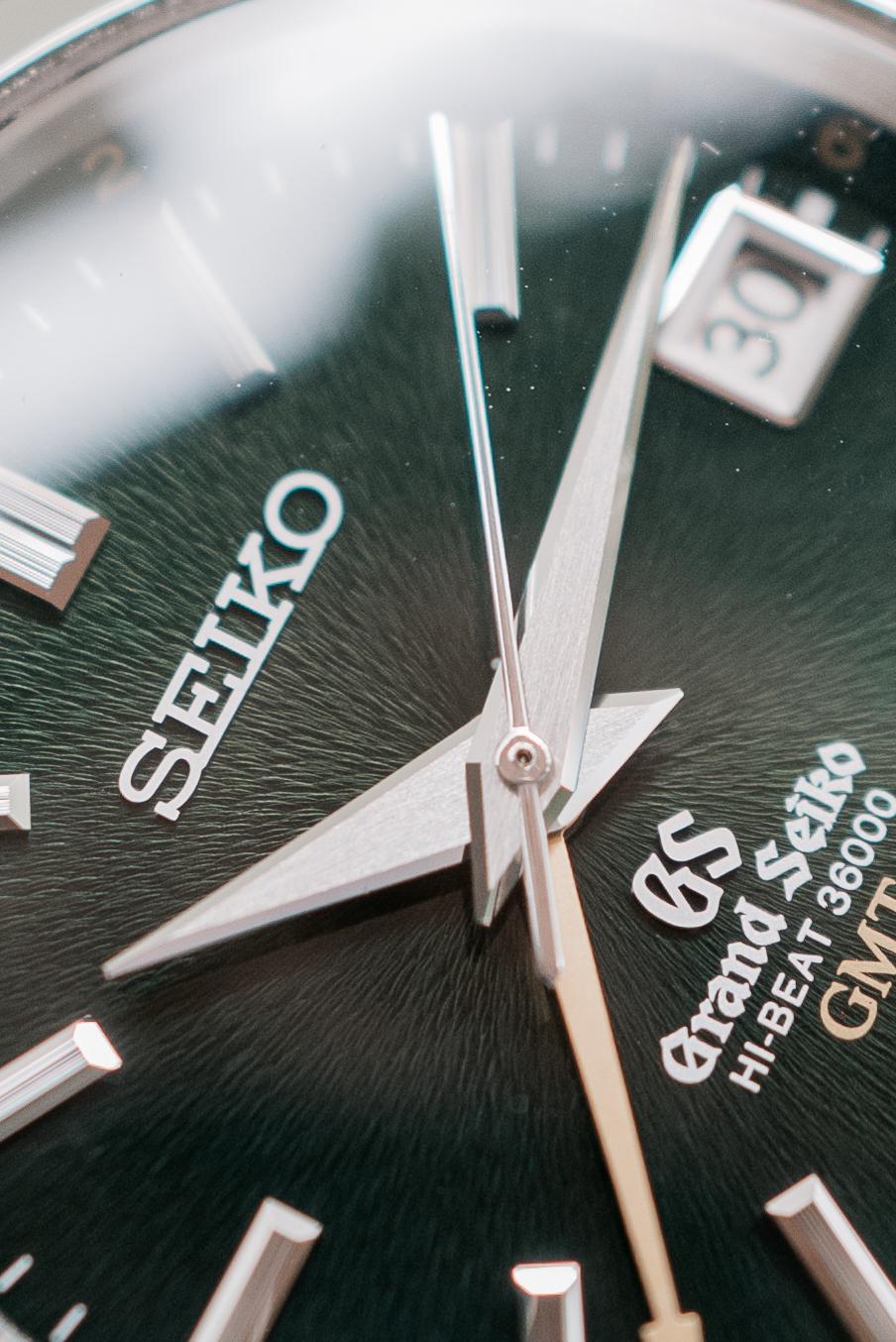 Grand Seiko SBGJ005 Hi-Beat GMT Sunburst Quadrante Verde GPHG Vincitore 'OG Peacock' 201 in vendita 2