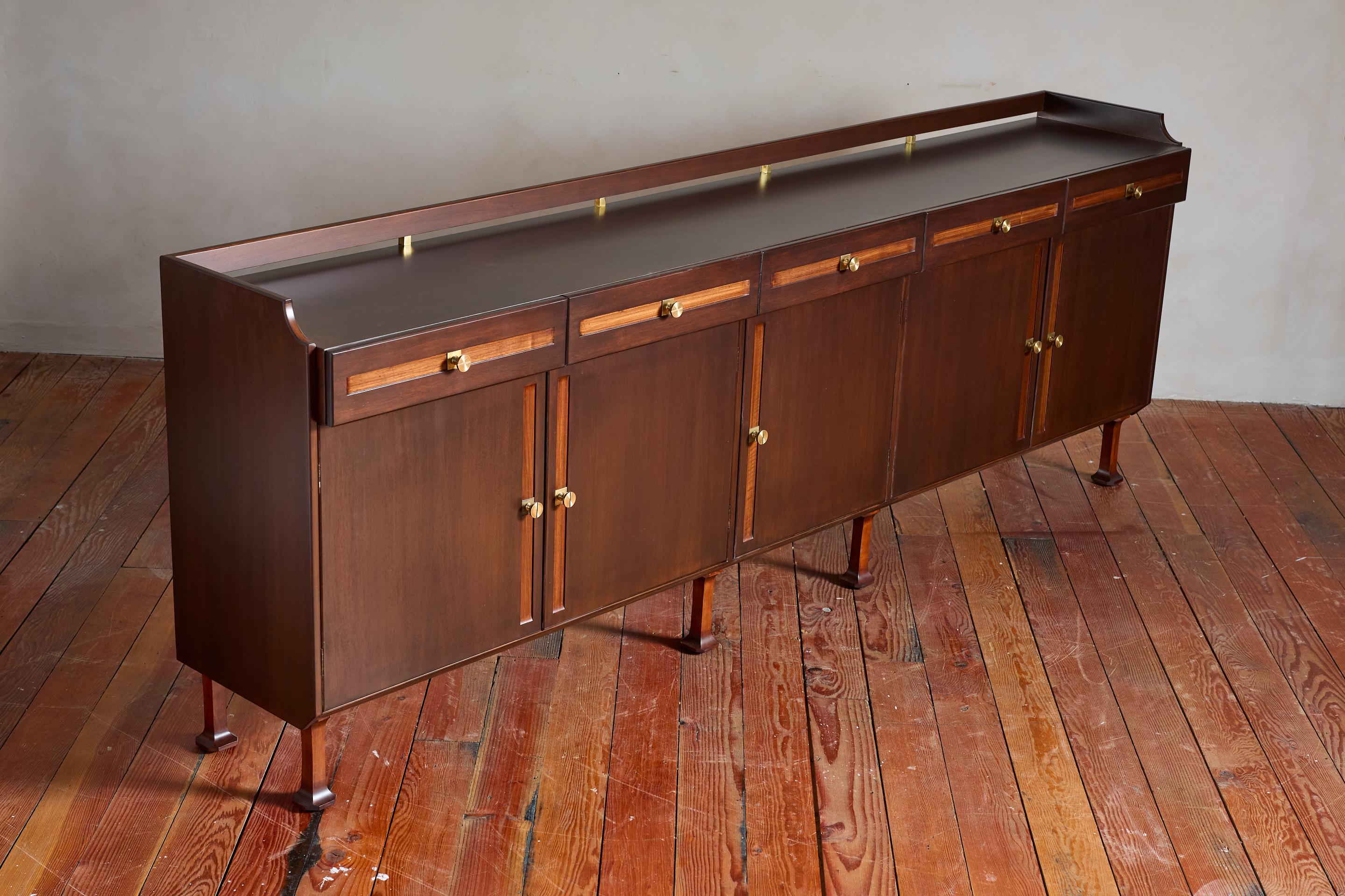 Grand Sideboard by Mobili d'Arte Cantù In Good Condition For Sale In Beverly Hills, CA