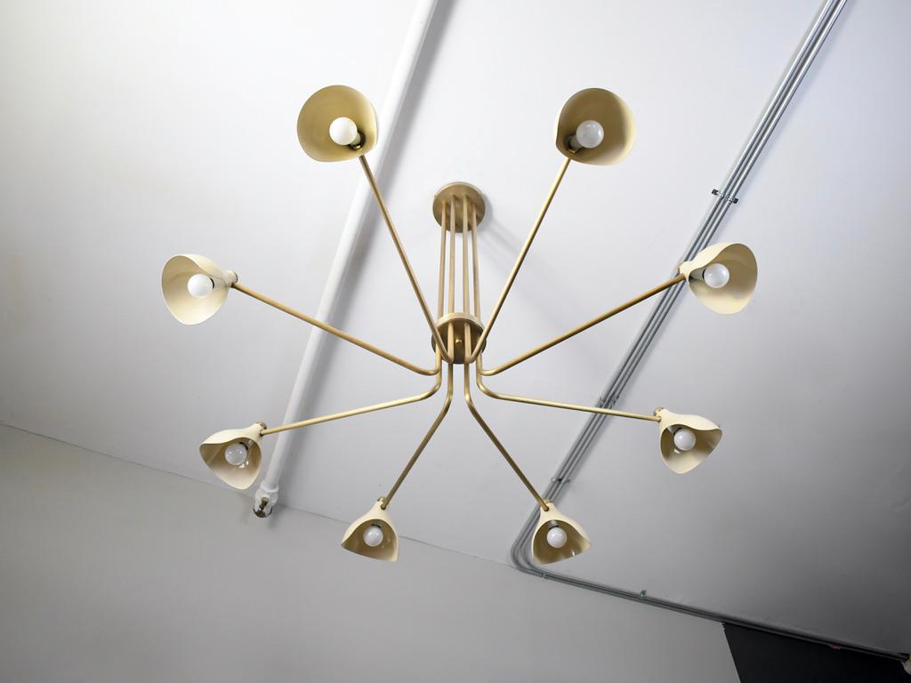 Grand Torno Large-Scale Chandelier in Cream Enamel & Brass by Blueprint Lighting In New Condition In New York, NY