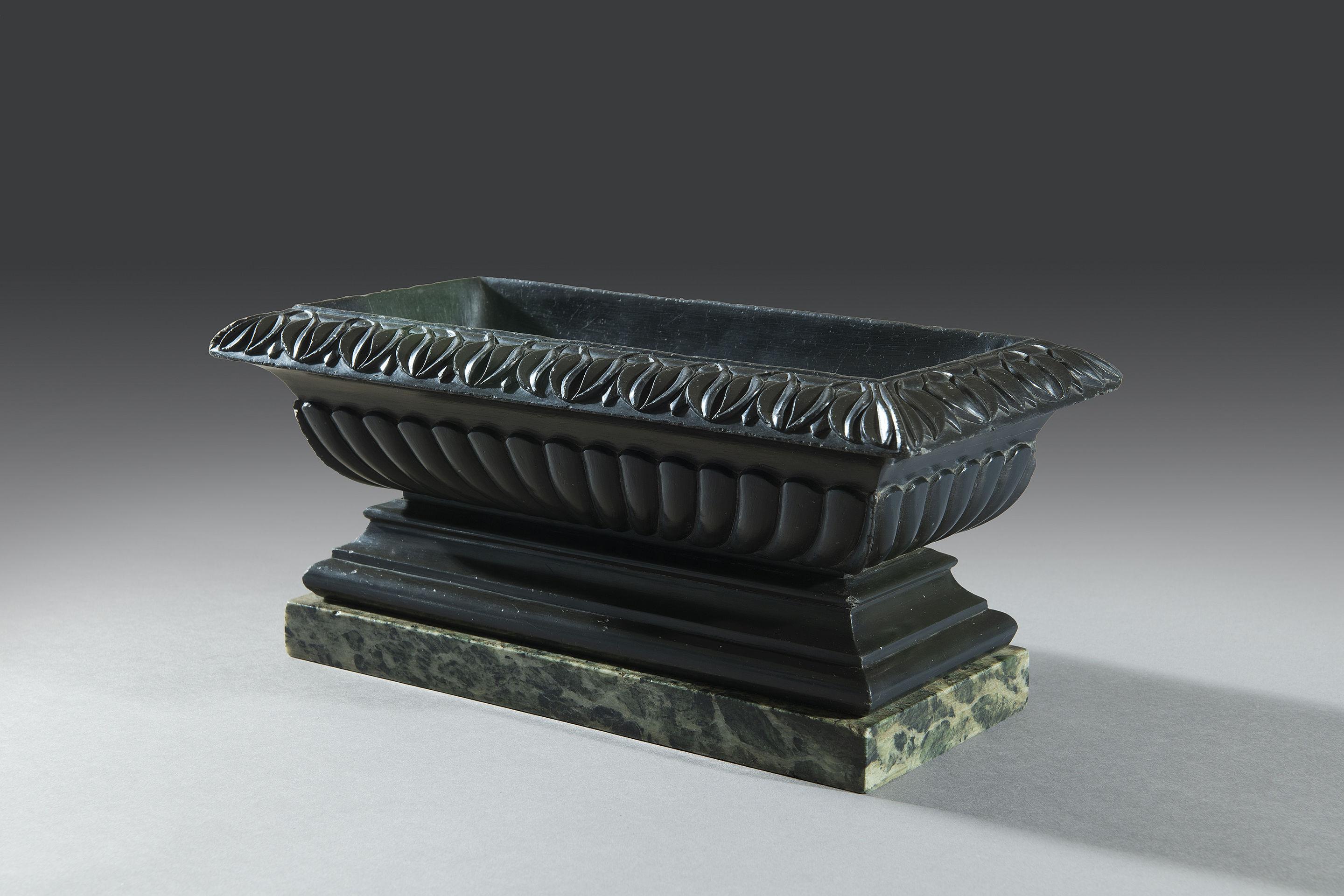 Italian Grand Tour 19th Century Carved Nero Belgio Marble Bath or Cistern For Sale
