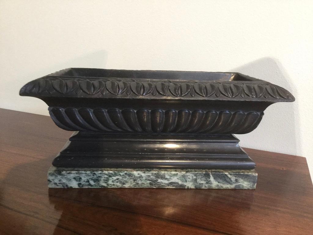 Mid-19th Century Grand Tour 19th Century Carved Nero Belgio Marble Bath or Cistern For Sale