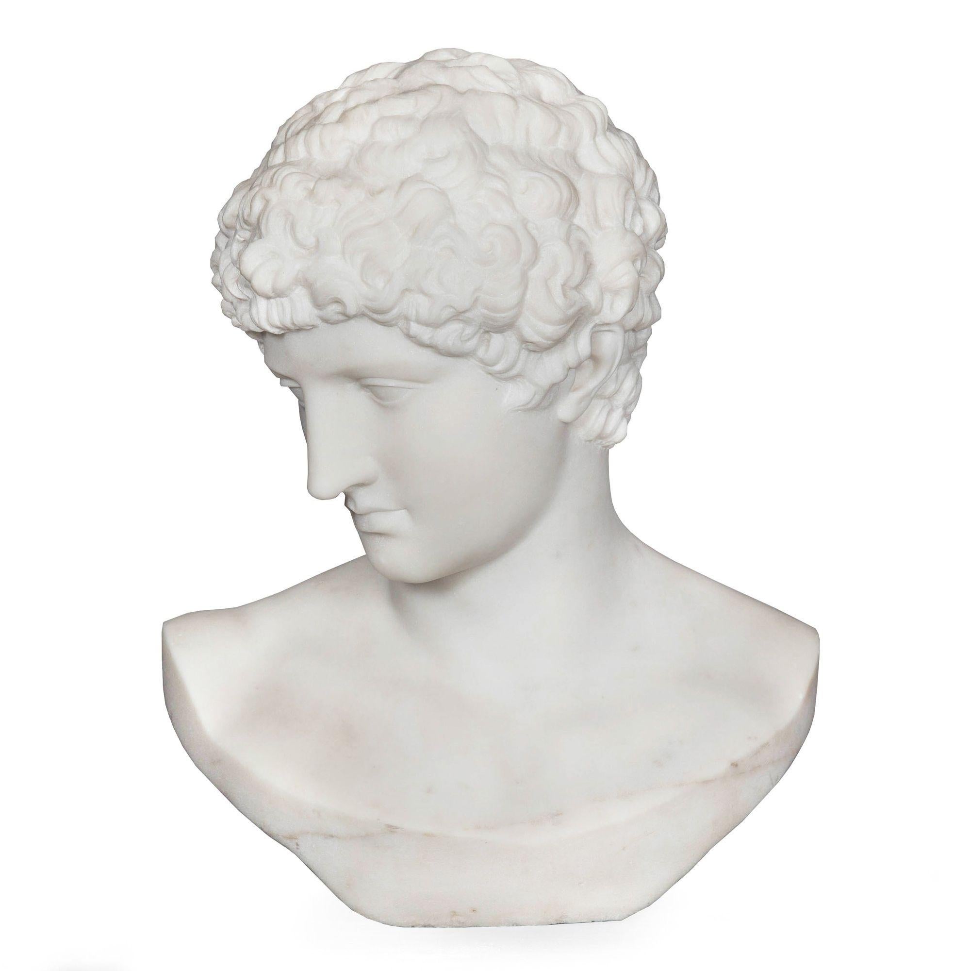 FILLI PUGI
Italiano, XIX secolo ca.

Busto di Antinoo Capitolino dopo l'antichità

Marmo di Carrara scolpito  firmato sul retro 