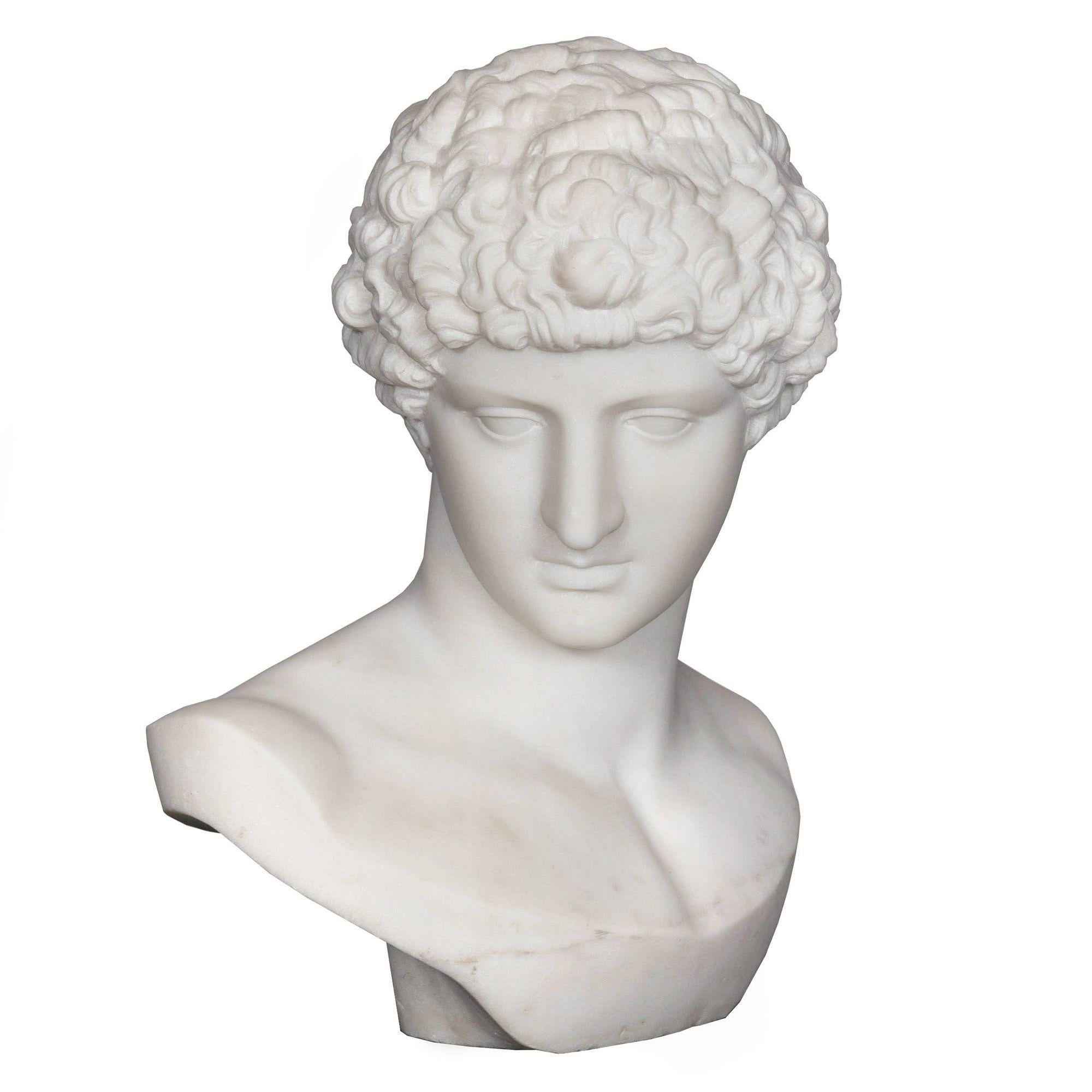 Italiano Busto in marmo Grand Tour del XIX secolo di Antinoo come Ermes di Pugi in vendita