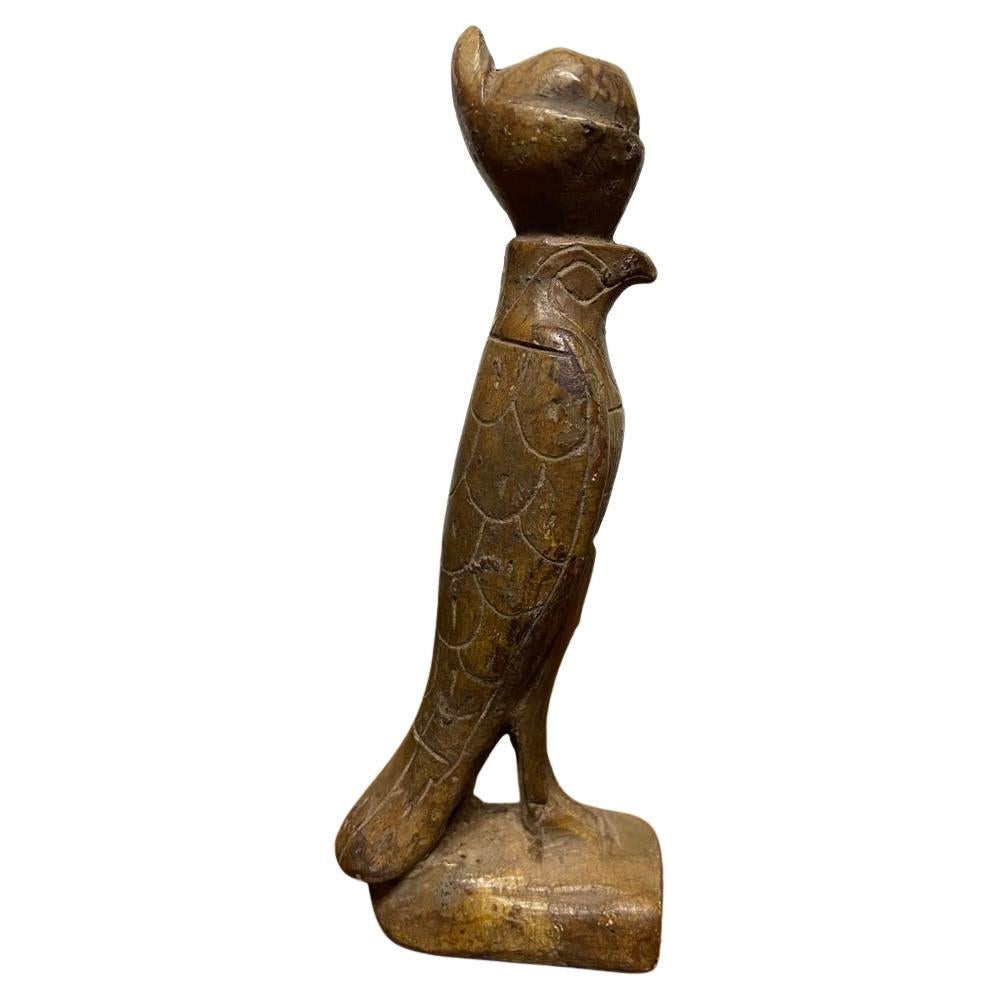 Figure d'Horus en pierre précieuse sculptée de style égyptien ancien Grand Tour en vente