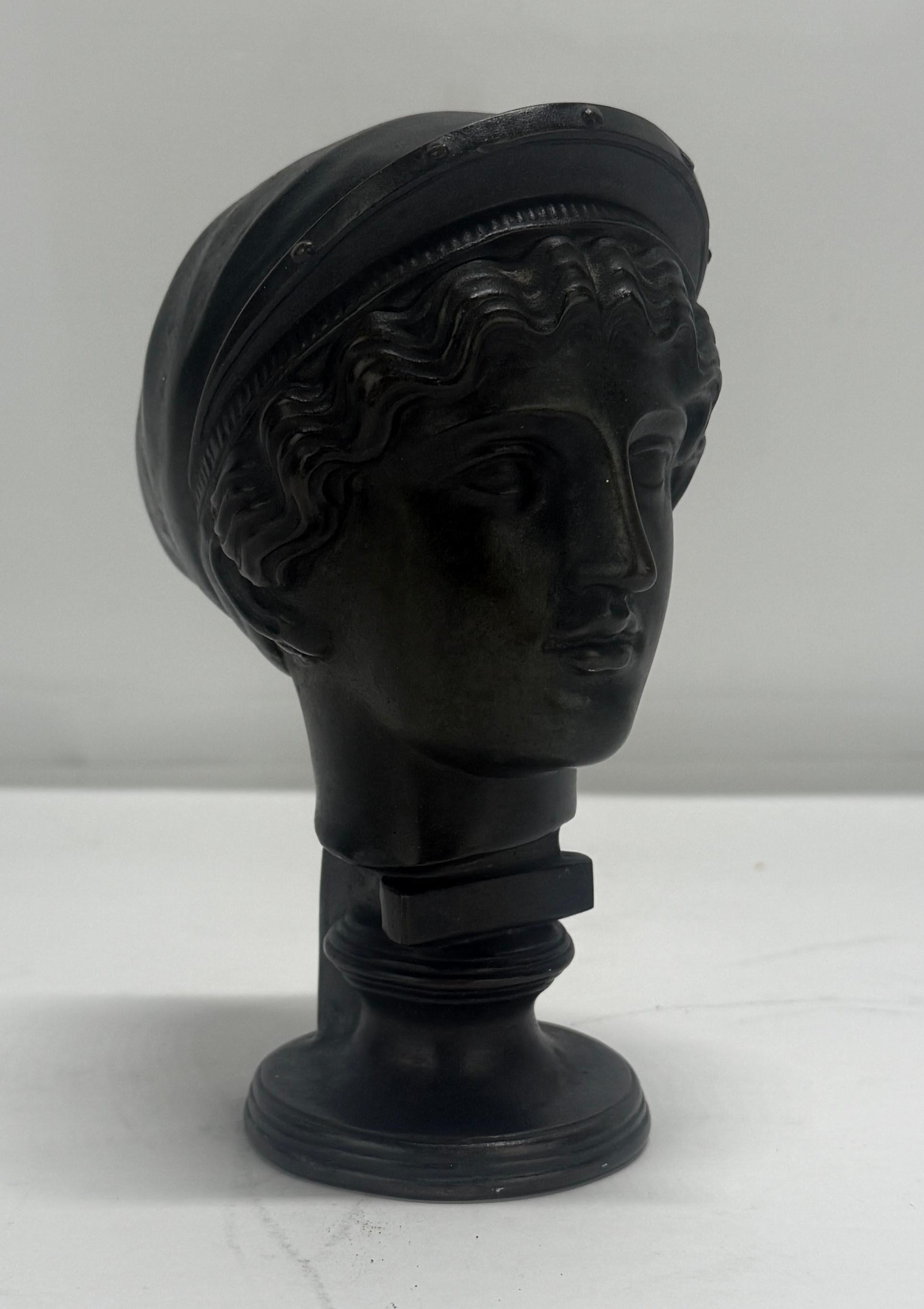 Grand Tour Bronzebüste einer griechisch-römischen Jungfrau, französisch, um 1880 im Zustand „Gut“ im Angebot in Atlanta, GA