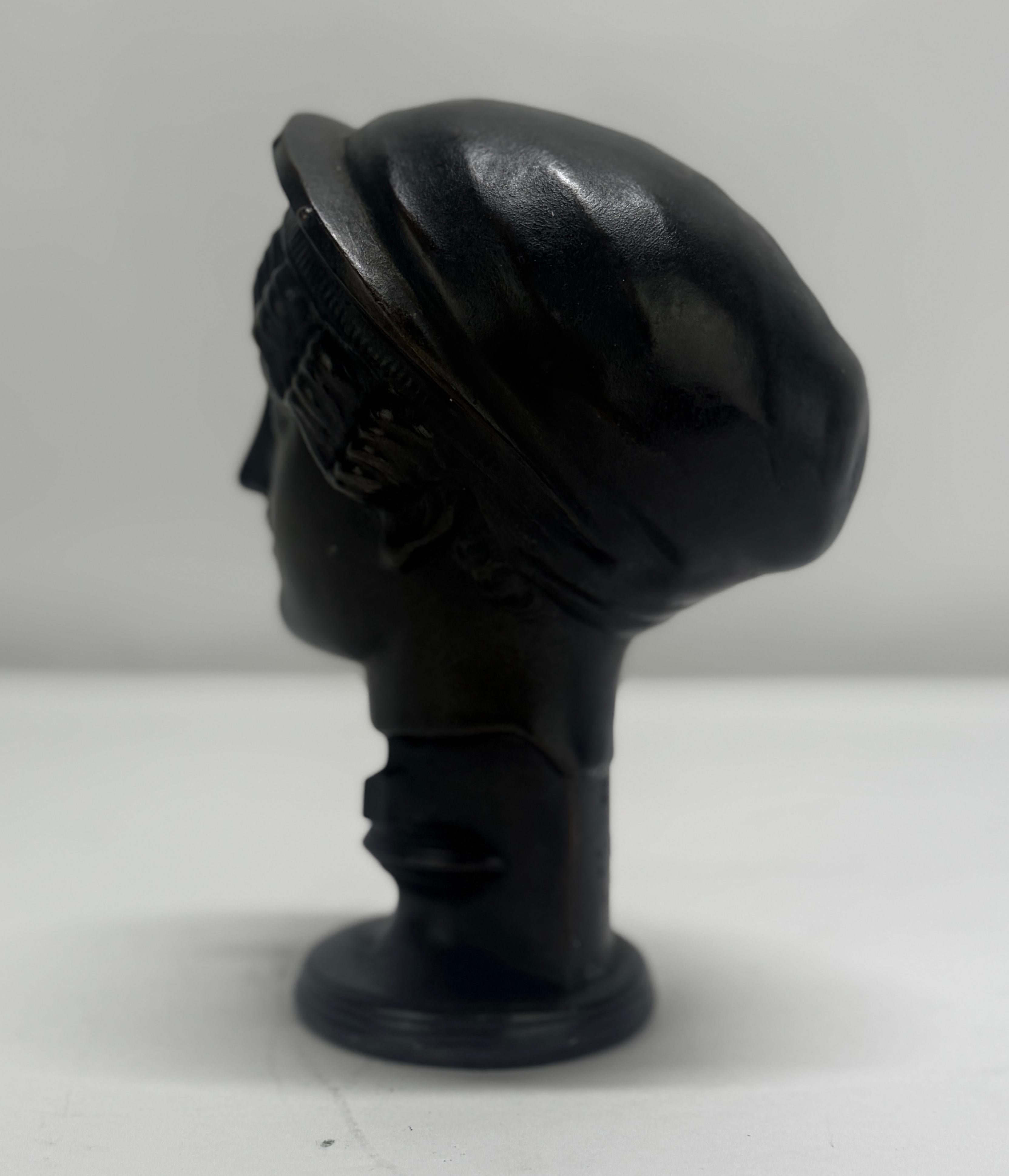 Grand Tour Bronzebüste einer griechisch-römischen Jungfrau, französisch, um 1880 im Angebot 2