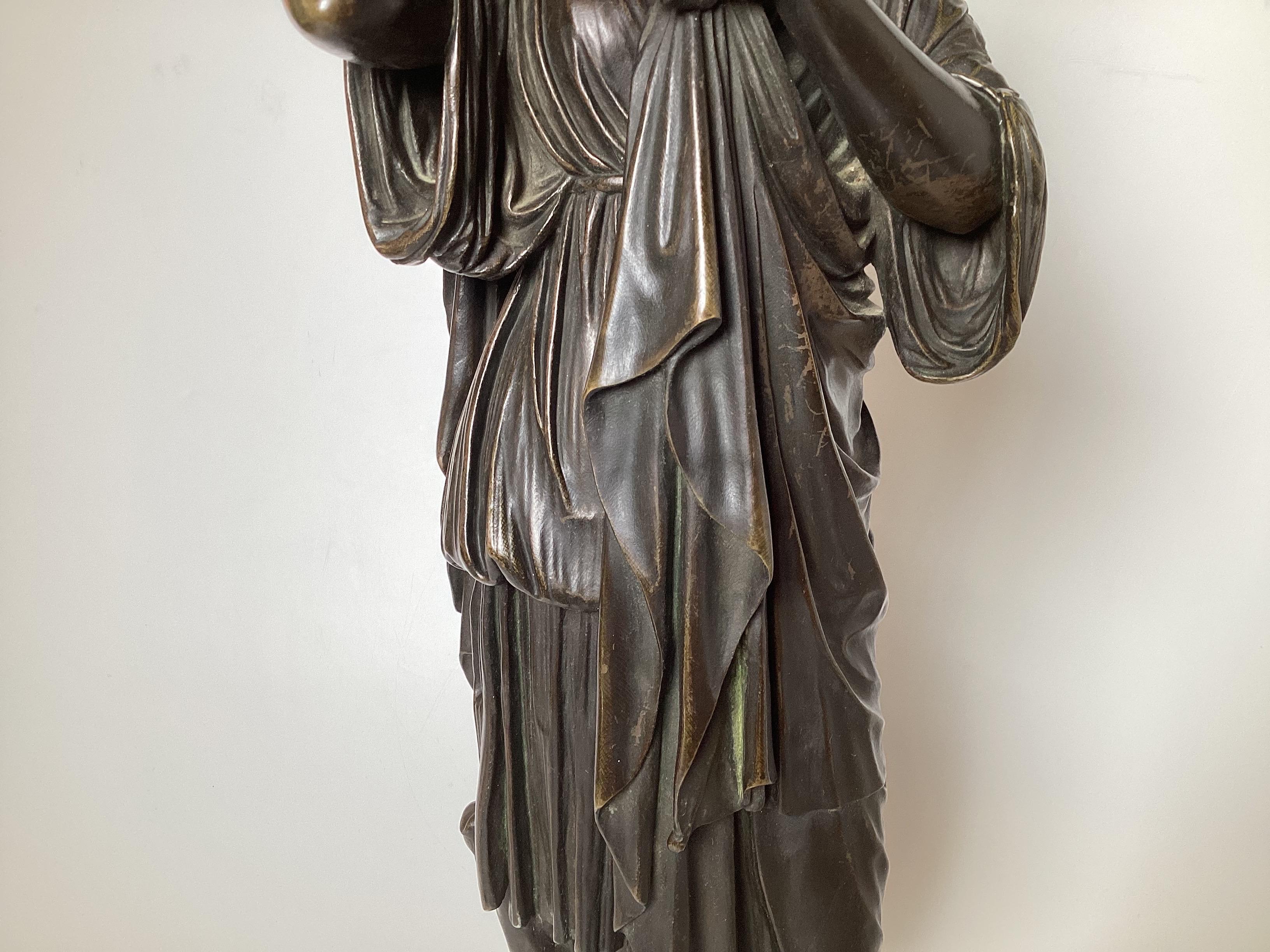 Più grande  scultura in bronzo fuso, Diane of Gabii, splendida patina originale, fusione di qualità
