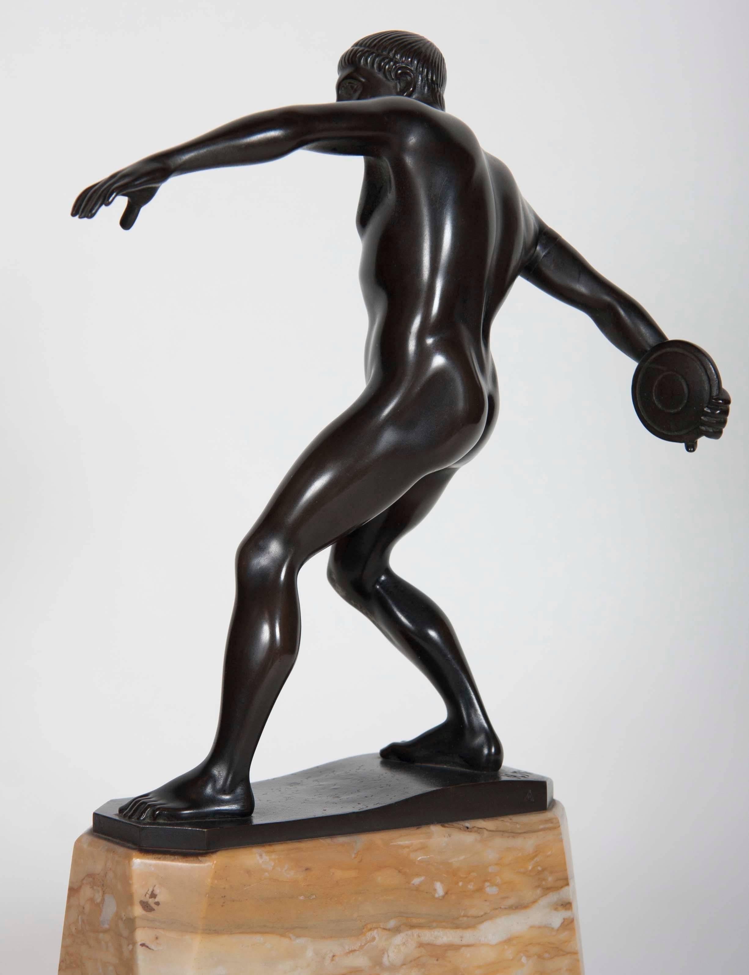 Grand Tour Bronze Figure of a Discus Thrower by Hans Muller In Good Condition In Stamford, CT