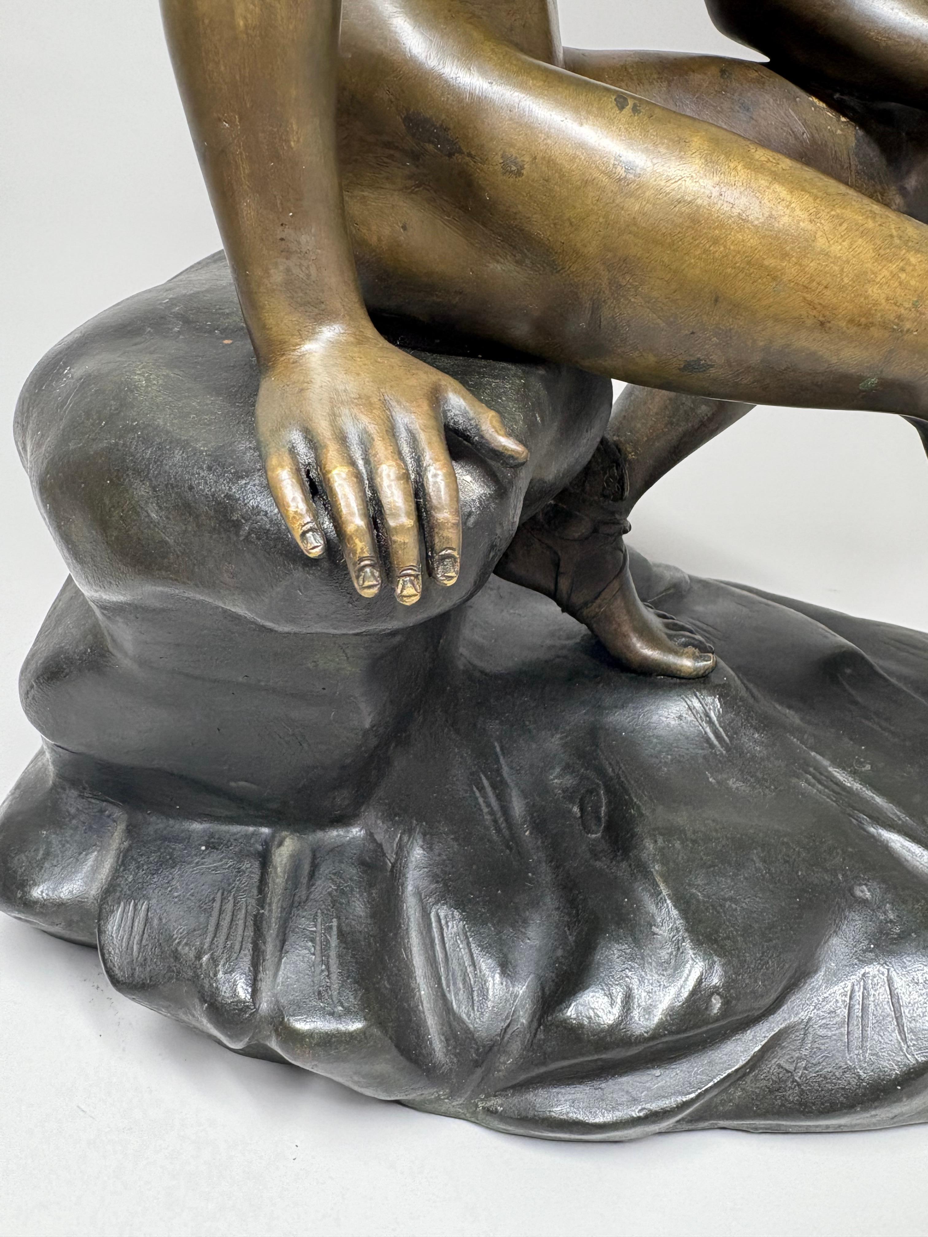 Figura in bronzo Grand Tour di Hermes seduto secondo l'Antico in vendita 4