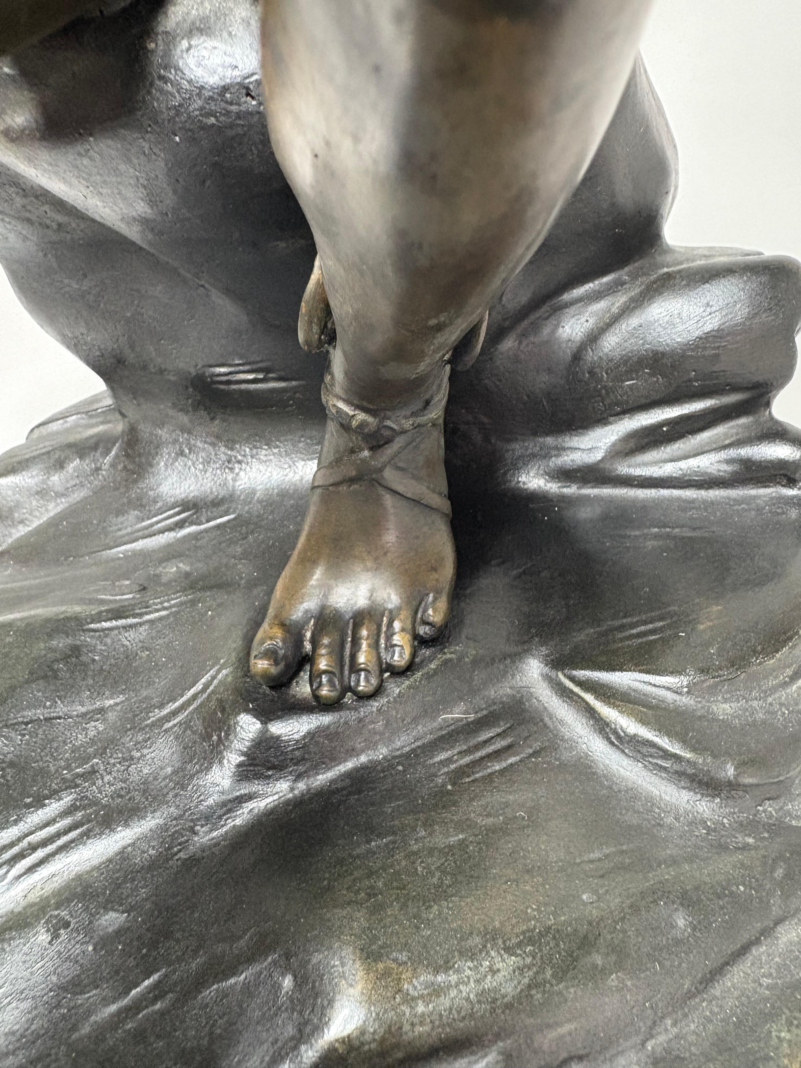 Figura in bronzo Grand Tour di Hermes seduto secondo l'Antico in vendita 7