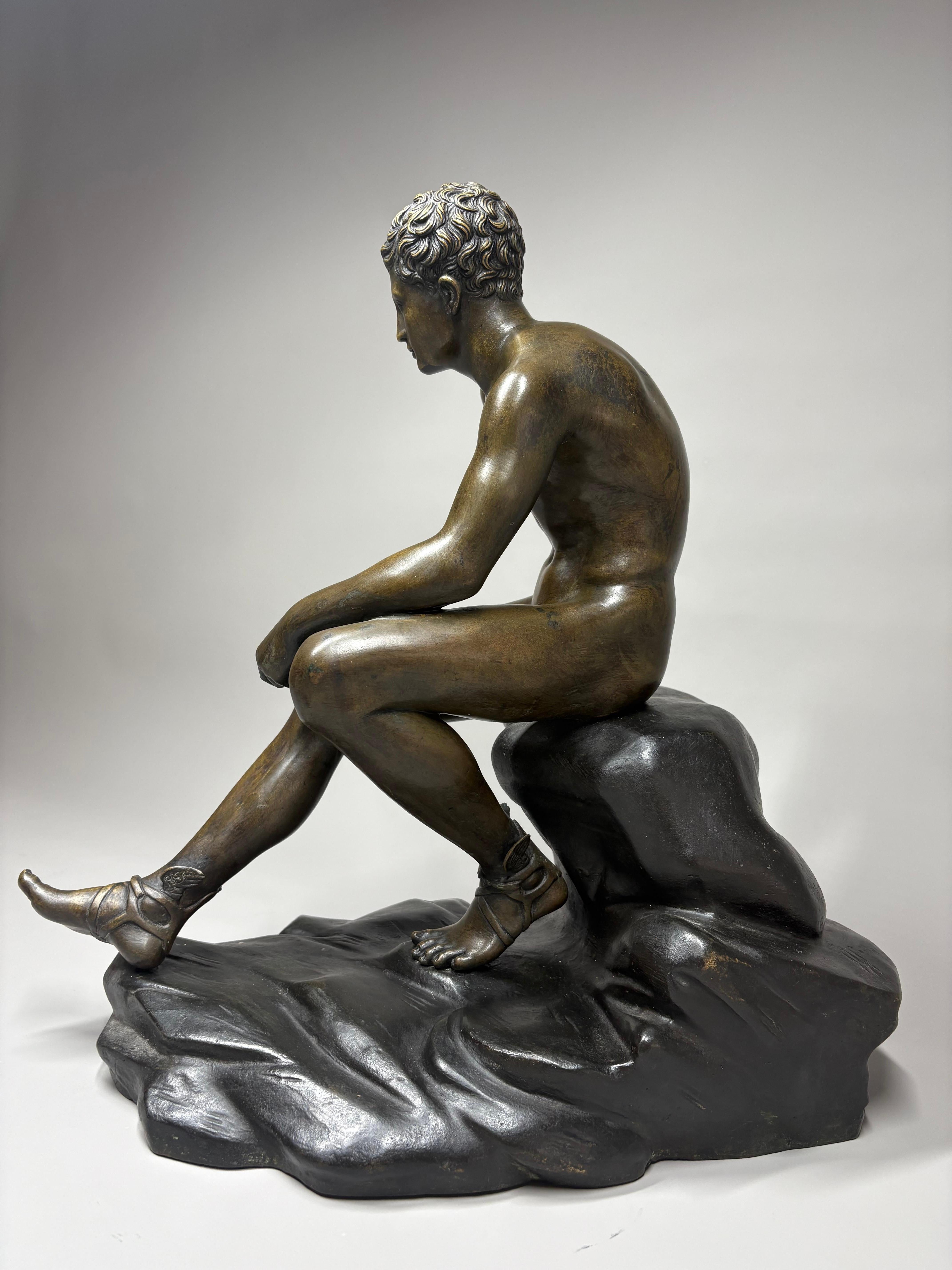 Figura in bronzo Grand Tour di Hermes seduto secondo l'Antico In condizioni buone in vendita a Sleepy Hollow, NY
