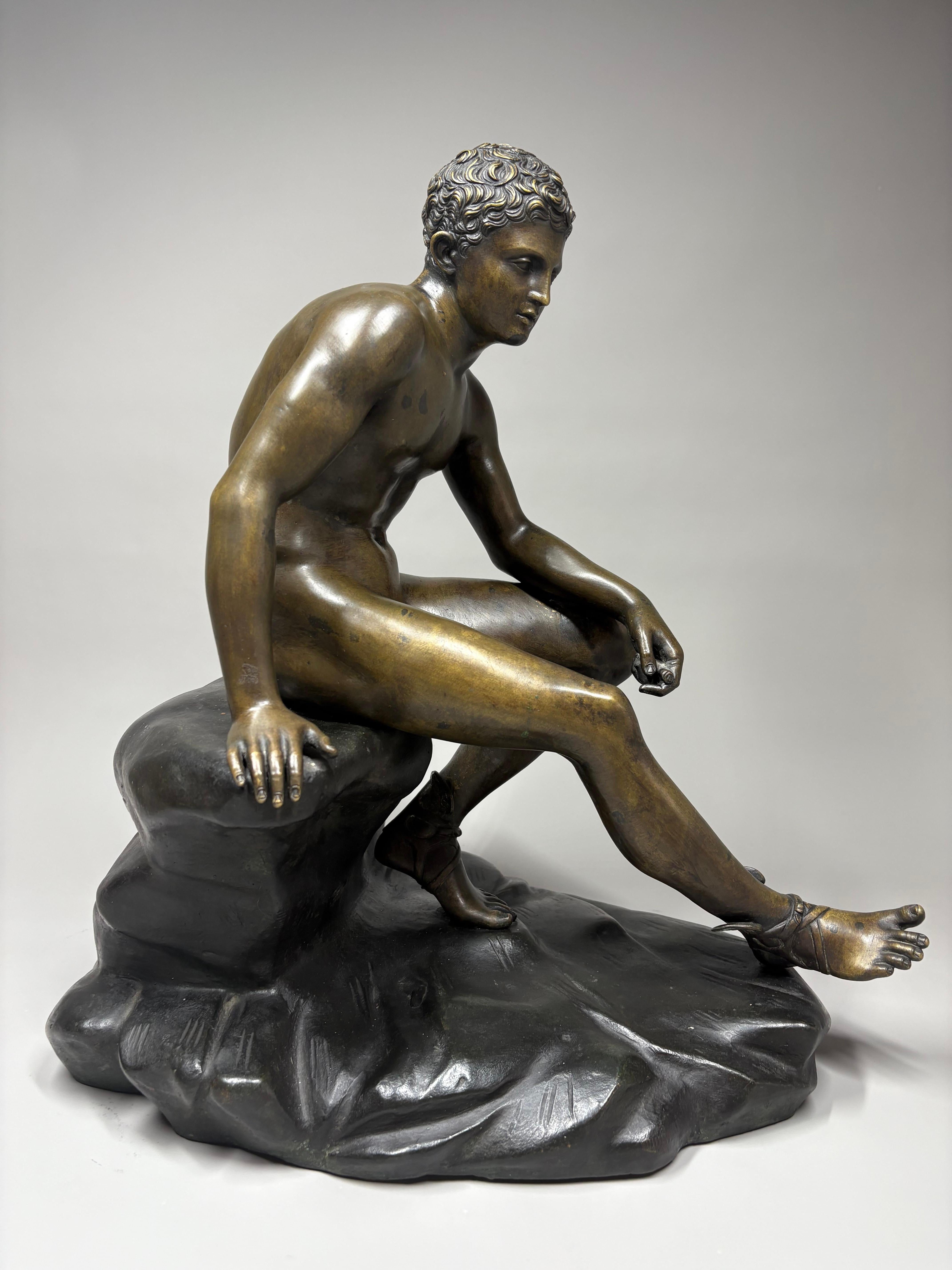 Figura in bronzo Grand Tour di Hermes seduto secondo l'Antico in vendita 2