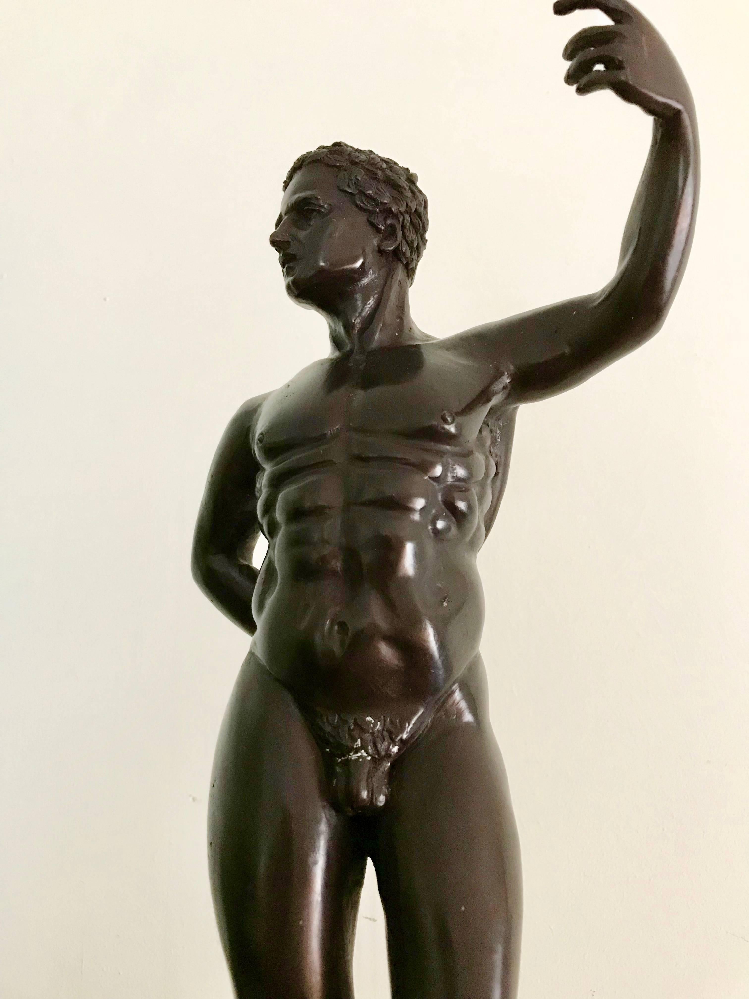 Grand Tour Bronze of a Standing Nude Warrior In Good Condition In Stamford, CT