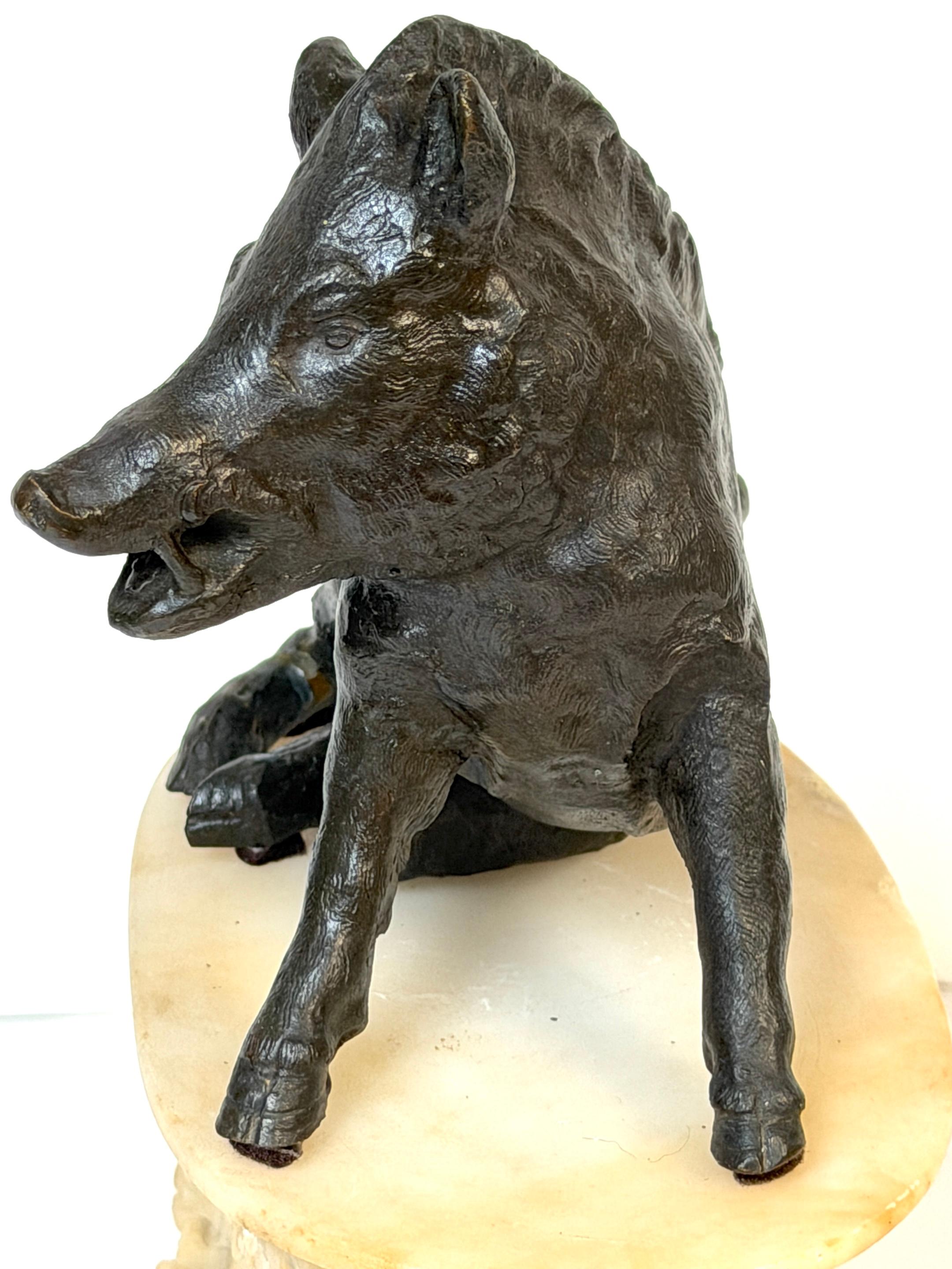 Grand Tour Bronze Reduction Il Porcellino “Borghese Boar” Carved Alabaster Base en venta 5