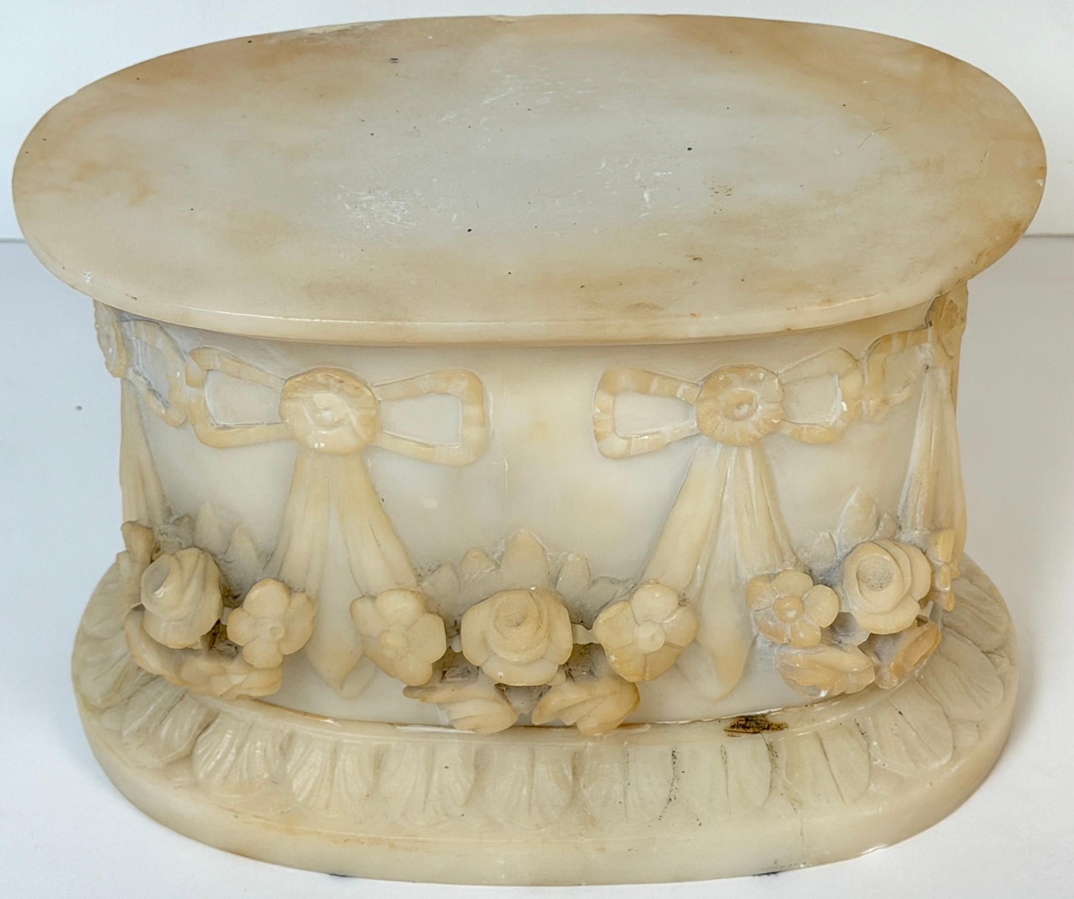 Grand Tour Bronze Reduction Il Porcellino “Borghese Boar” Carved Alabaster Base en venta 7