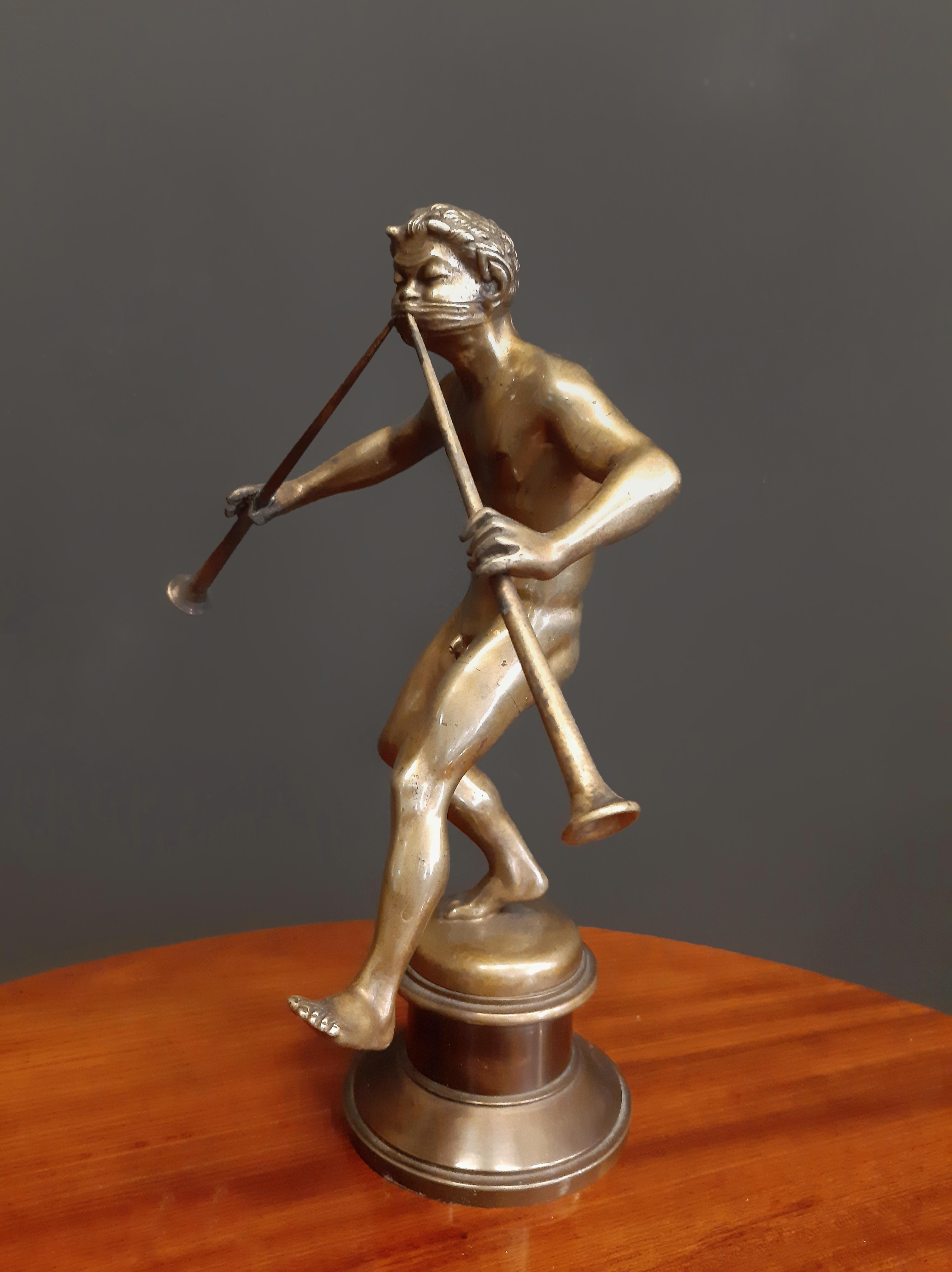 Européen Grand Tour Bronze Scultpure d'un faune en vente