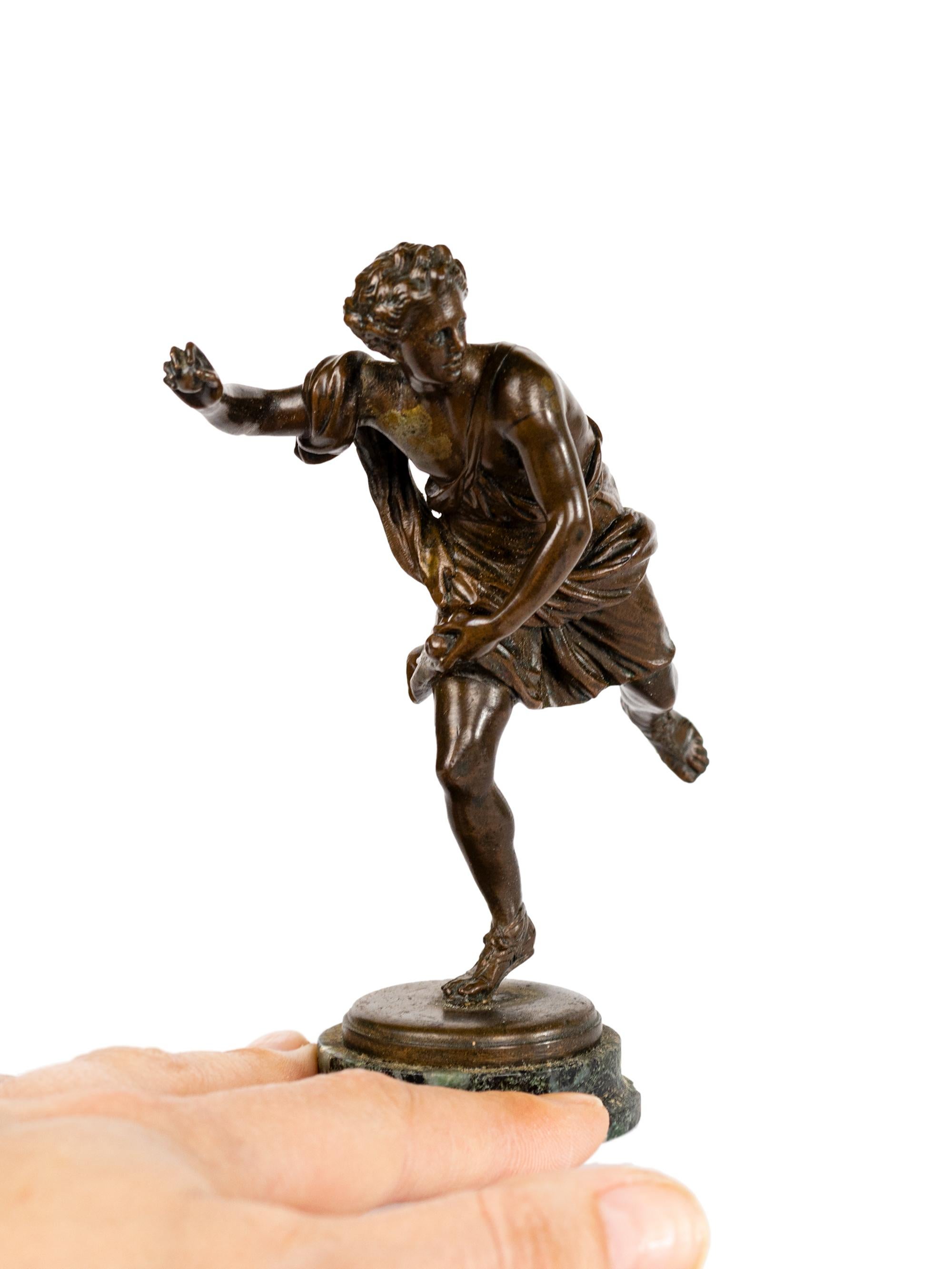 Statua di bronzo Grand Tour di Ippomene che lancia le mele d'oro, Thiébaut Frères in vendita 3