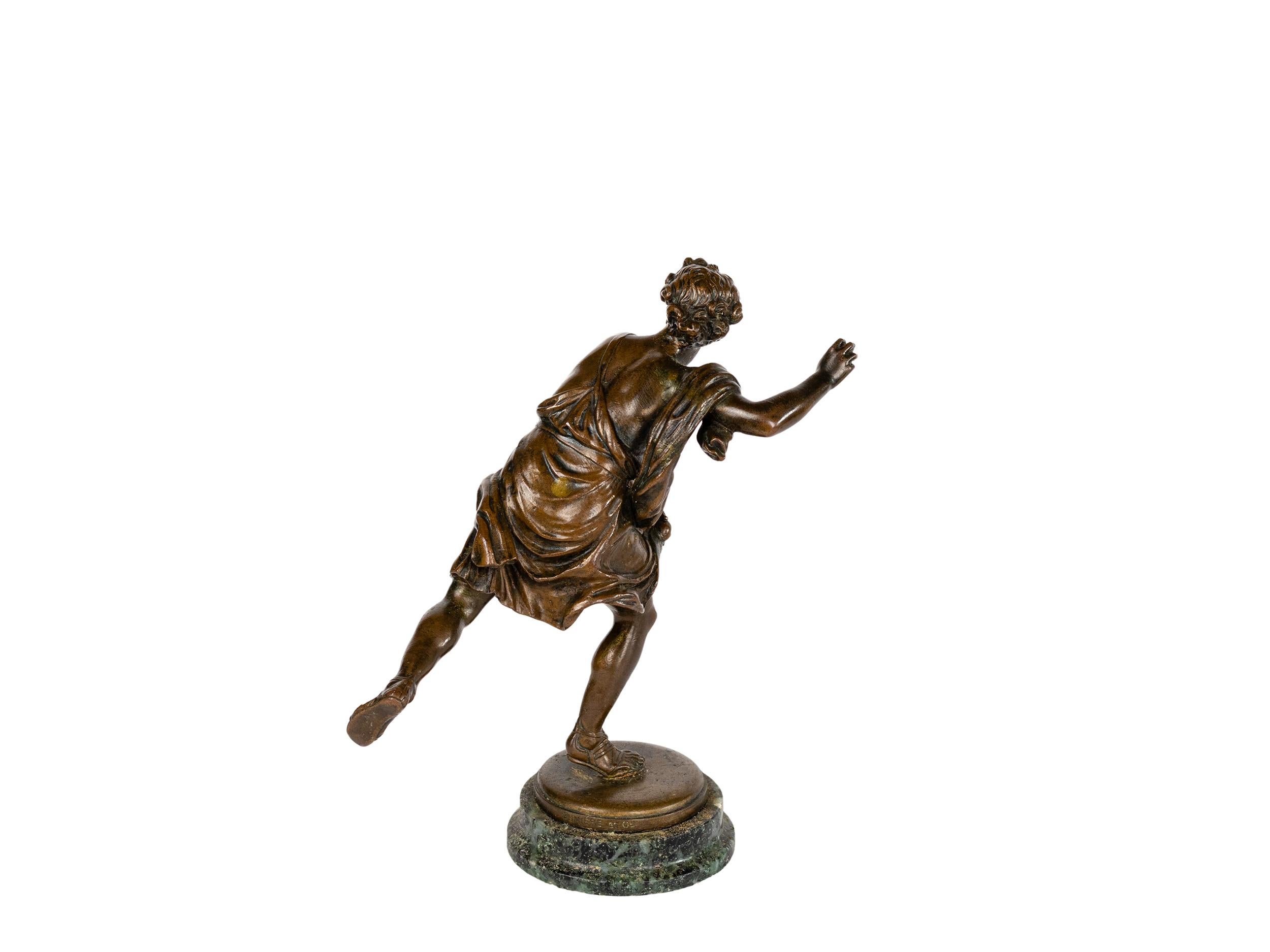 Patinato Statua di bronzo Grand Tour di Ippomene che lancia le mele d'oro, Thiébaut Frères in vendita