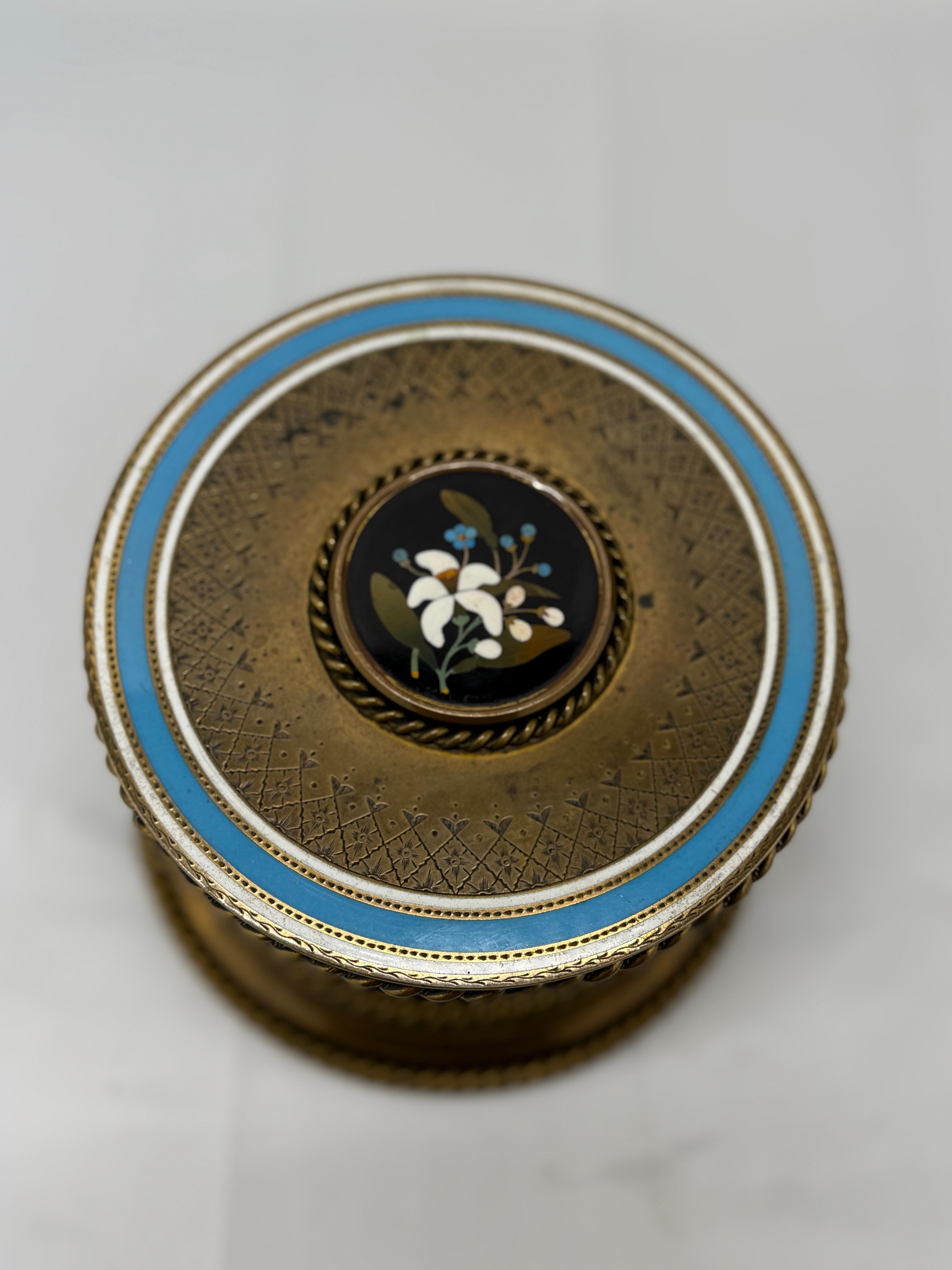 Grand Tour Bronze, zweifarbige Emaille & Pietra Dura Kommodenschachtel oder Humidor, um 1880 im Angebot 1