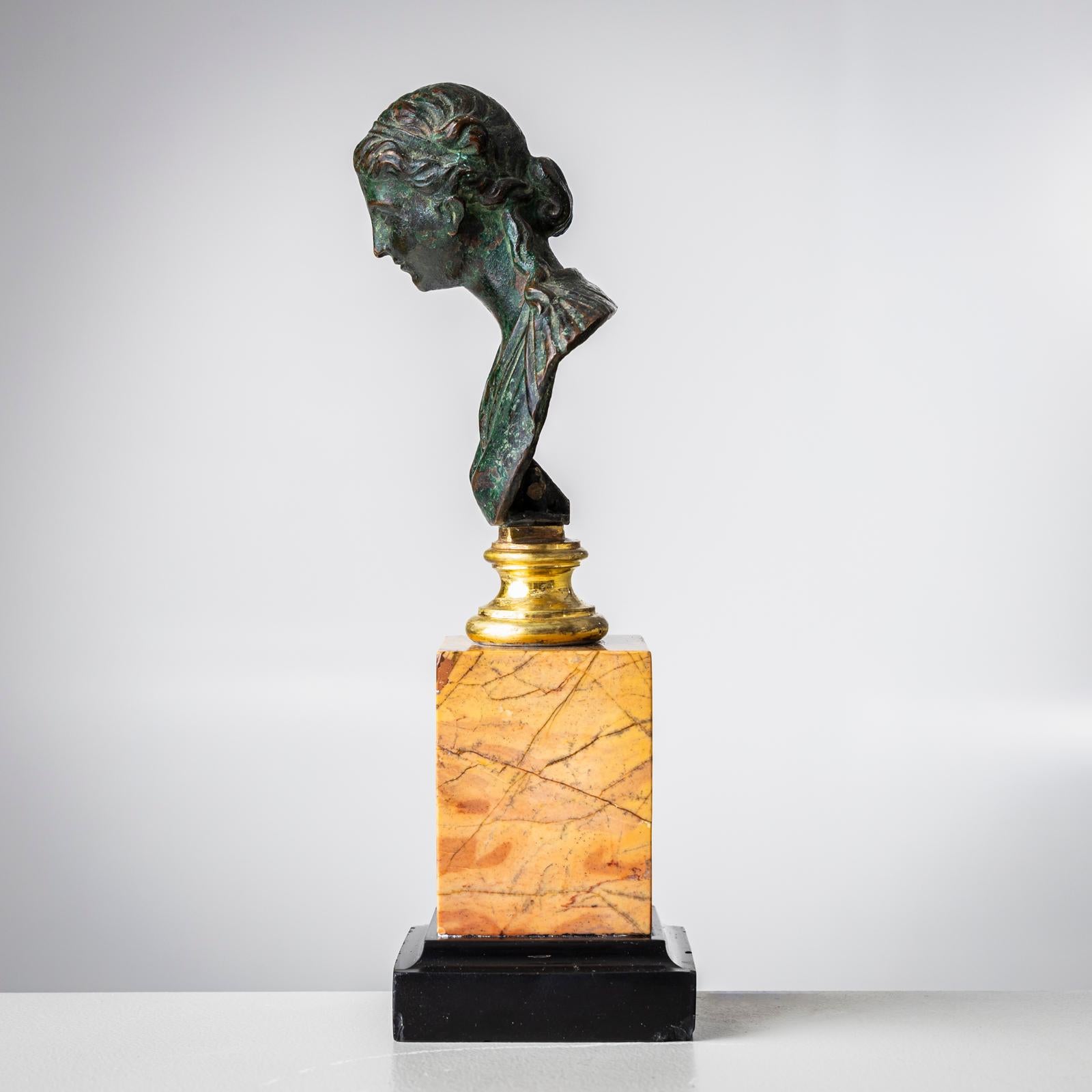 Busto de mujer Grand Tour, Italia S. XIX Italiano en venta