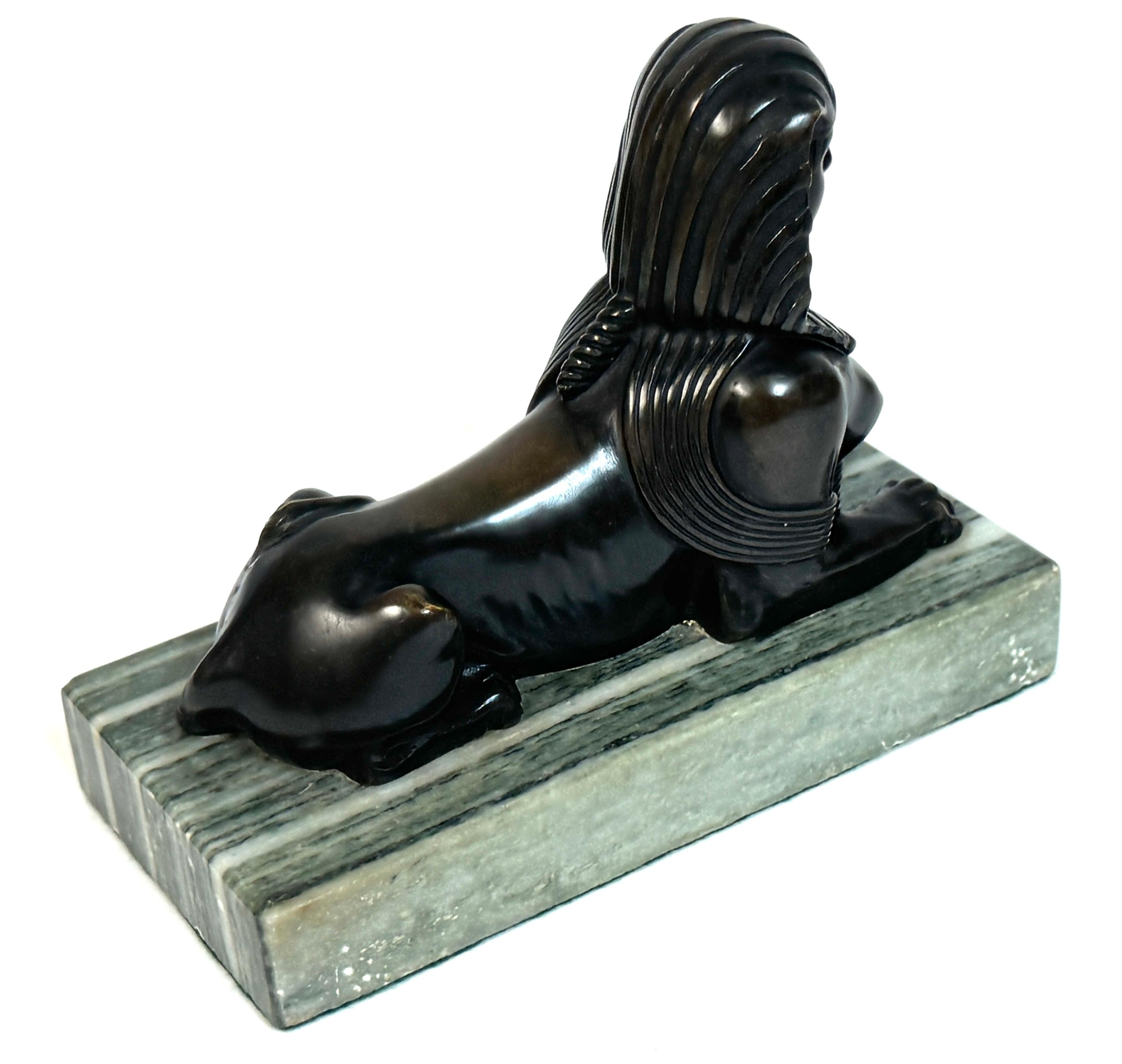 Grand Tour Französisches Bronze-Modell der Sphinx auf Verde Antico Marmorsockel, um 1880 im Angebot 6