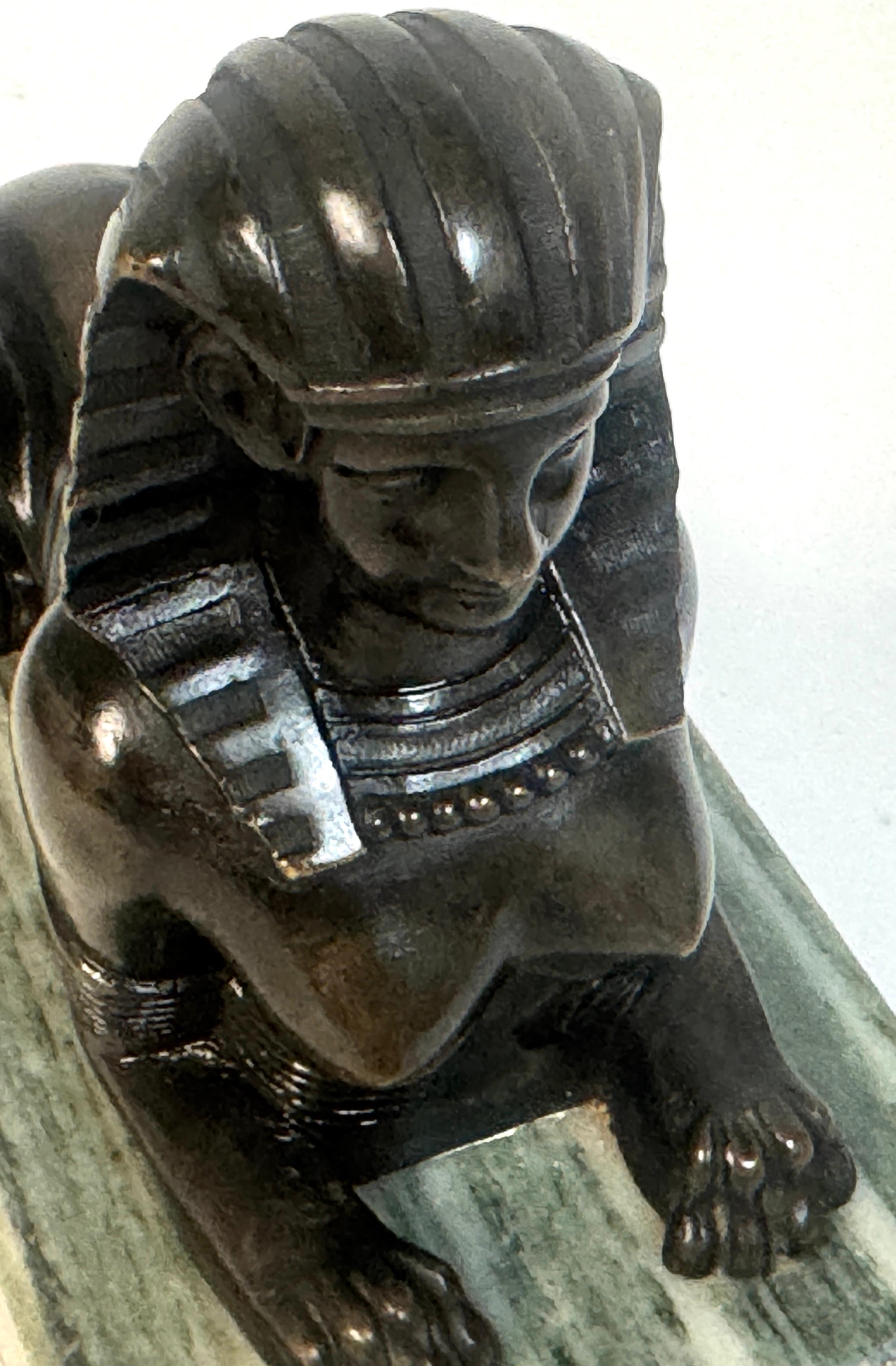 Grand Tour Französisches Bronze-Modell der Sphinx auf Verde Antico Marmorsockel, um 1880 im Angebot 7