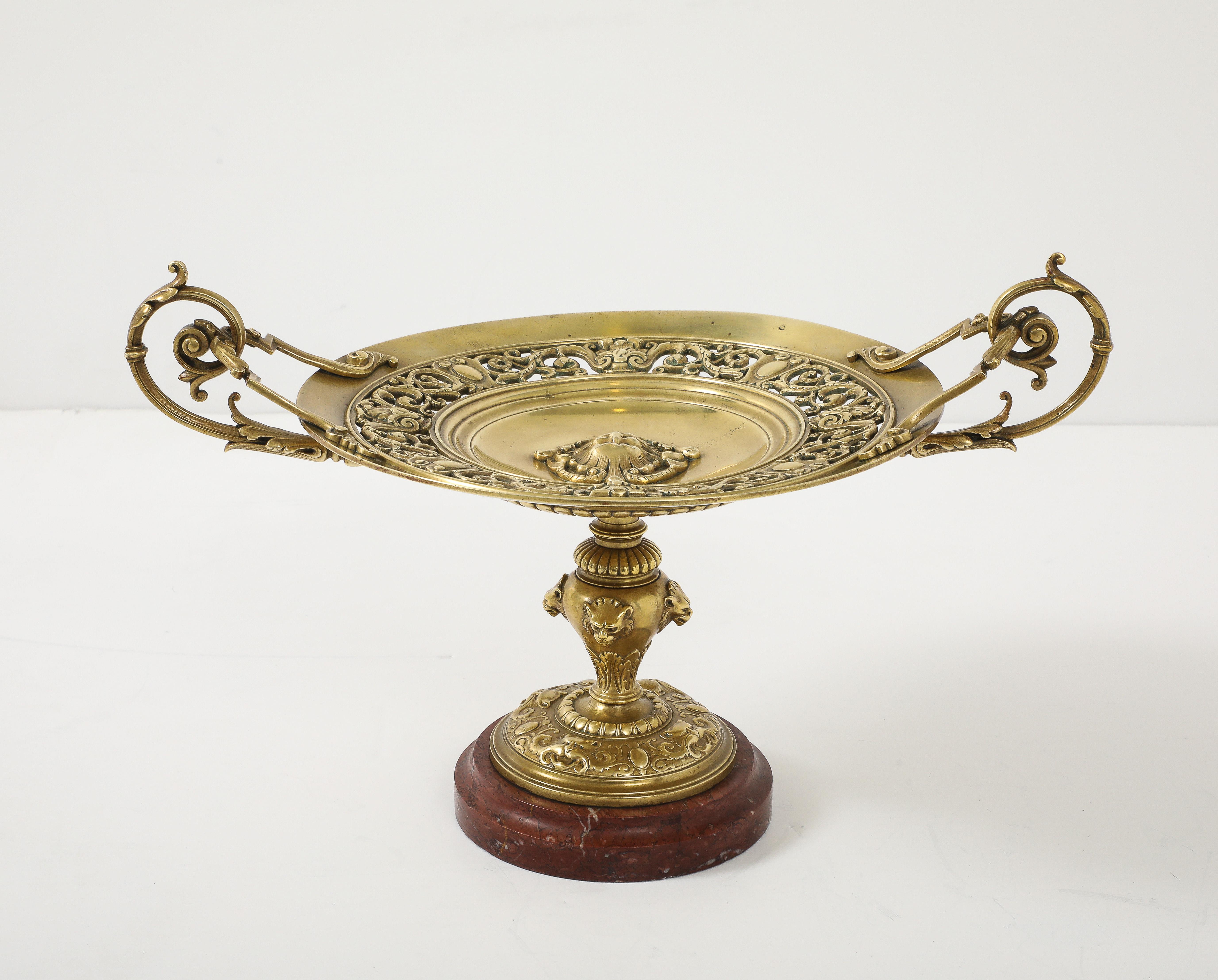 Francese Grand Tour  Tazza in bronzo francese con base in marmo rosa in vendita