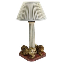 Lampada da tavolo con leone dorato e colonna scanalata Grand Tour