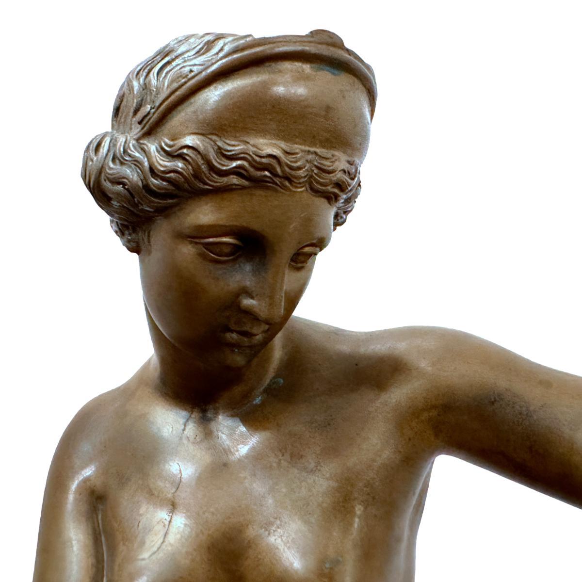 A circa 1900 Italian Grand Tour bronze statue of Venus

Measurements:
Height: 25.5