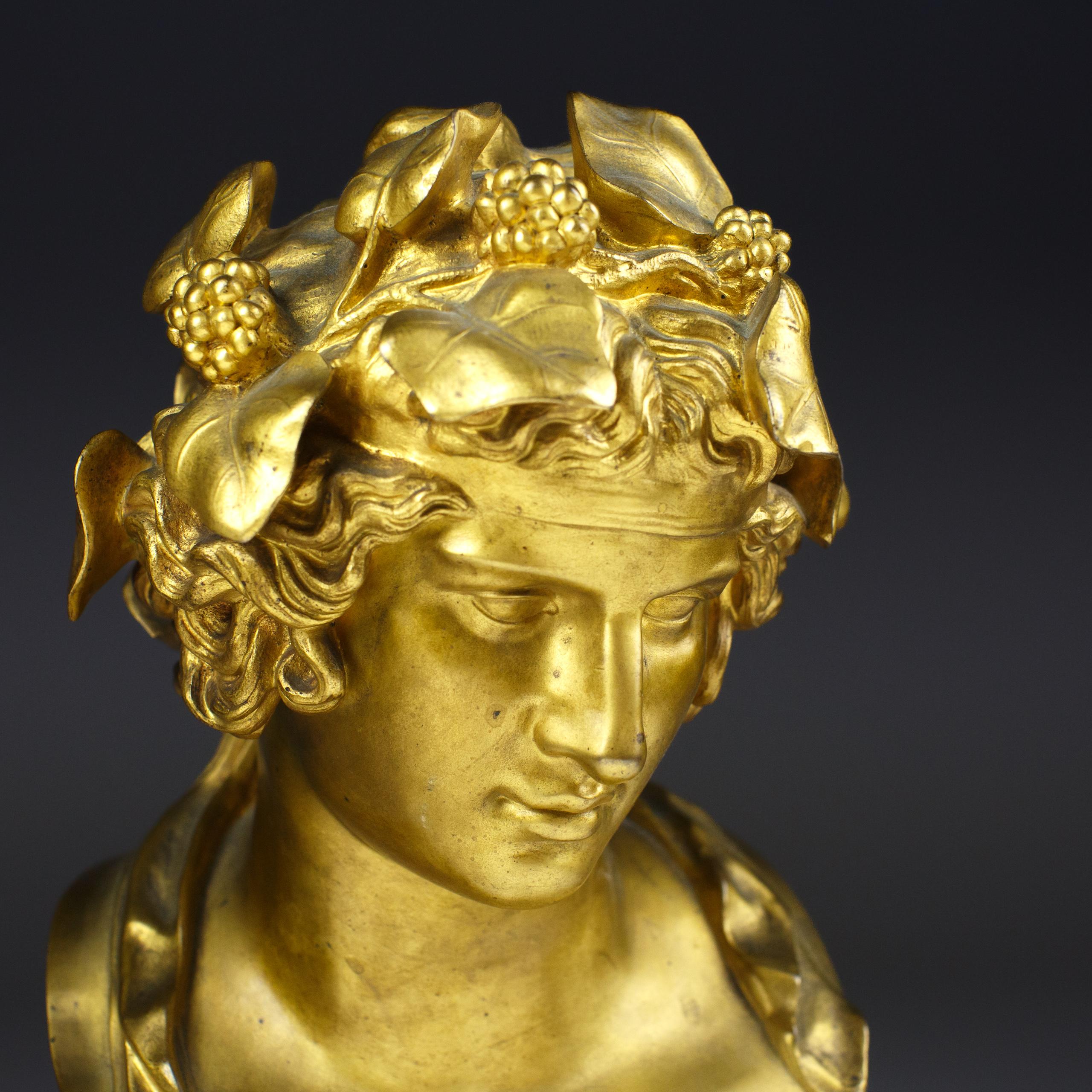 XIX secolo Busto in bronzo dorato Grand Tour di Antinoo come Dioniso in vendita